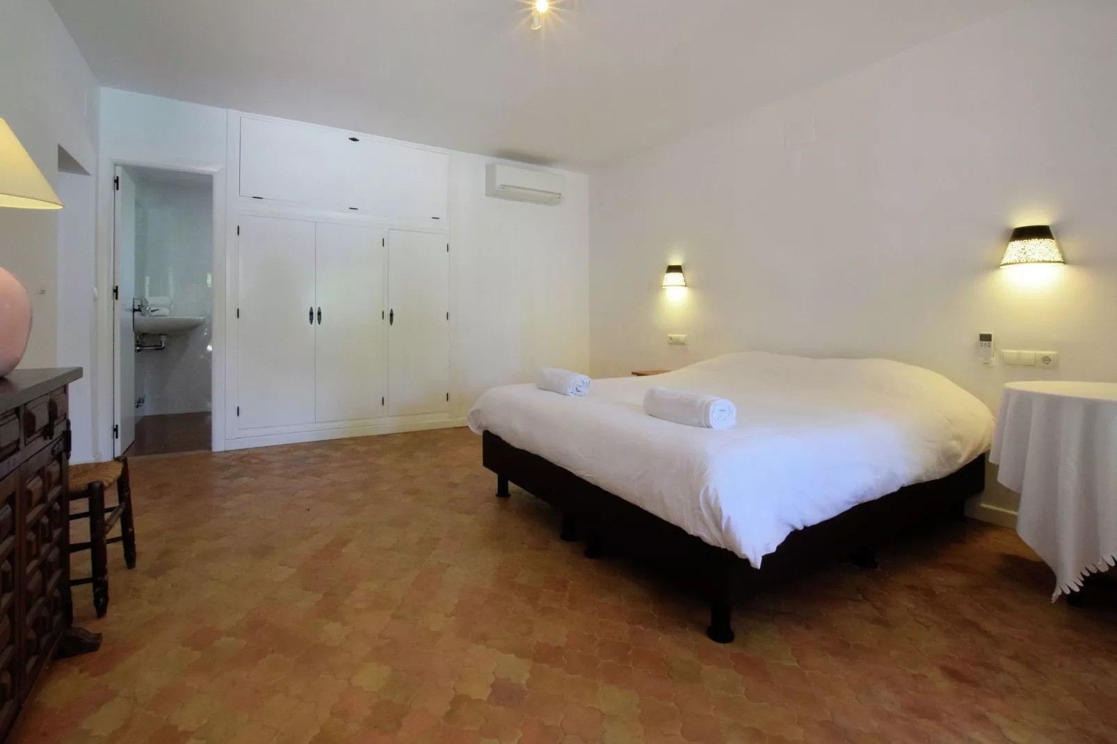 La Abadesa-Bedroom