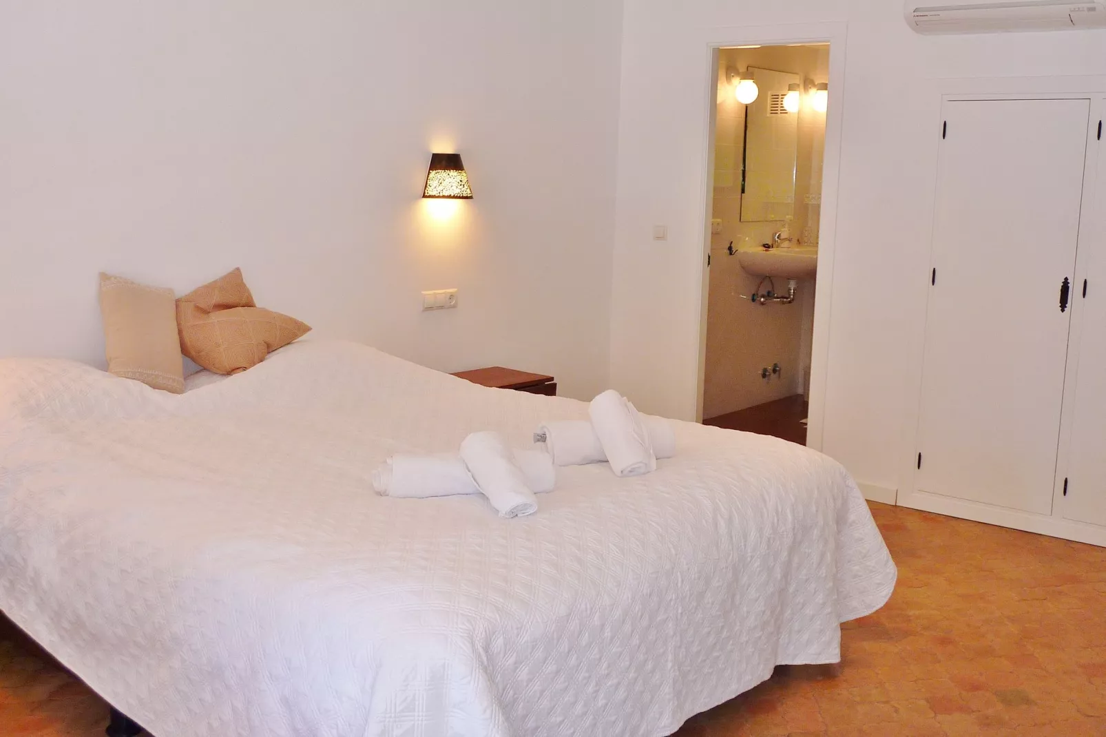 La Abadesa-Bedroom