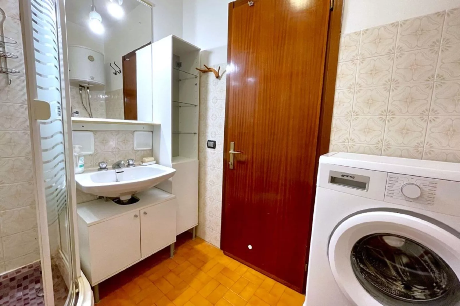 Galeone 62-Bathroom
