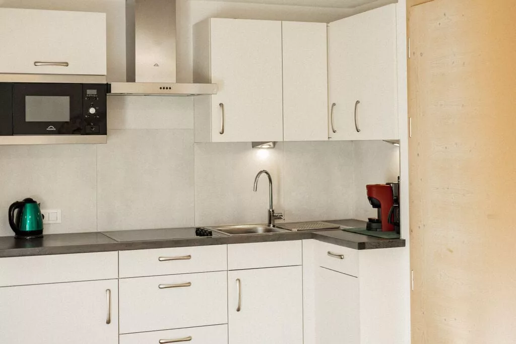 89807-Kitchen