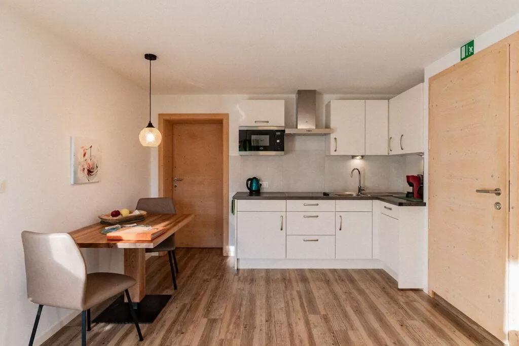 89807-Kitchen