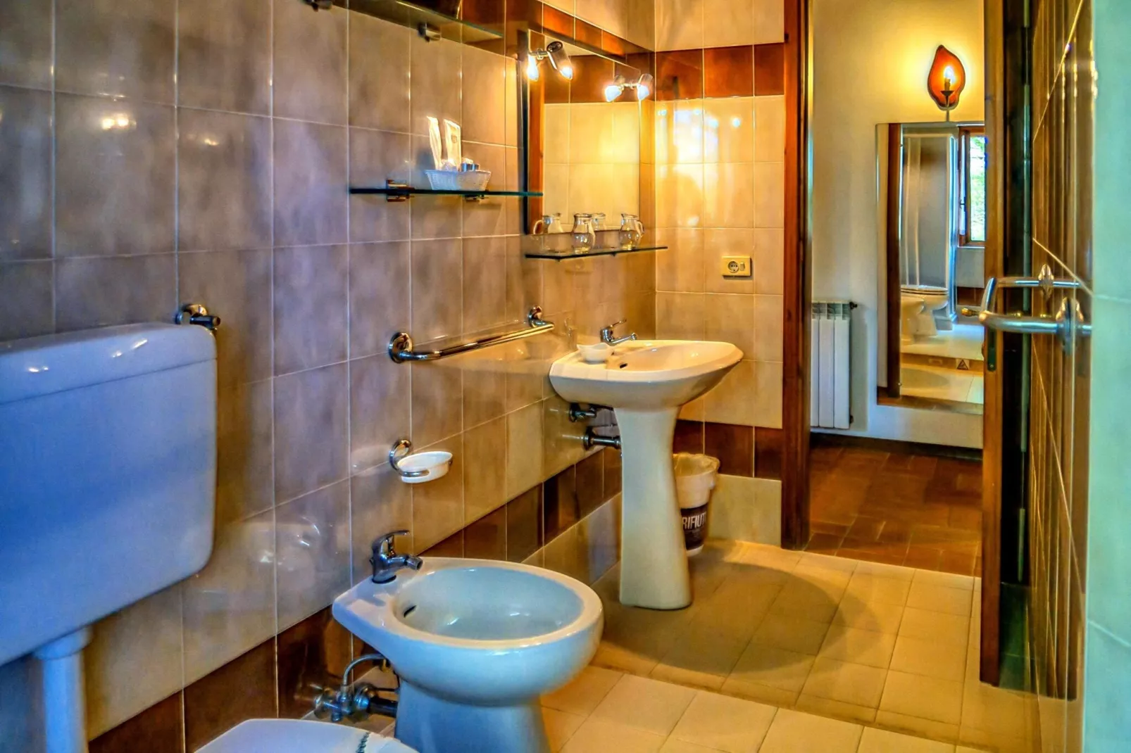 Glicine-Bathroom
