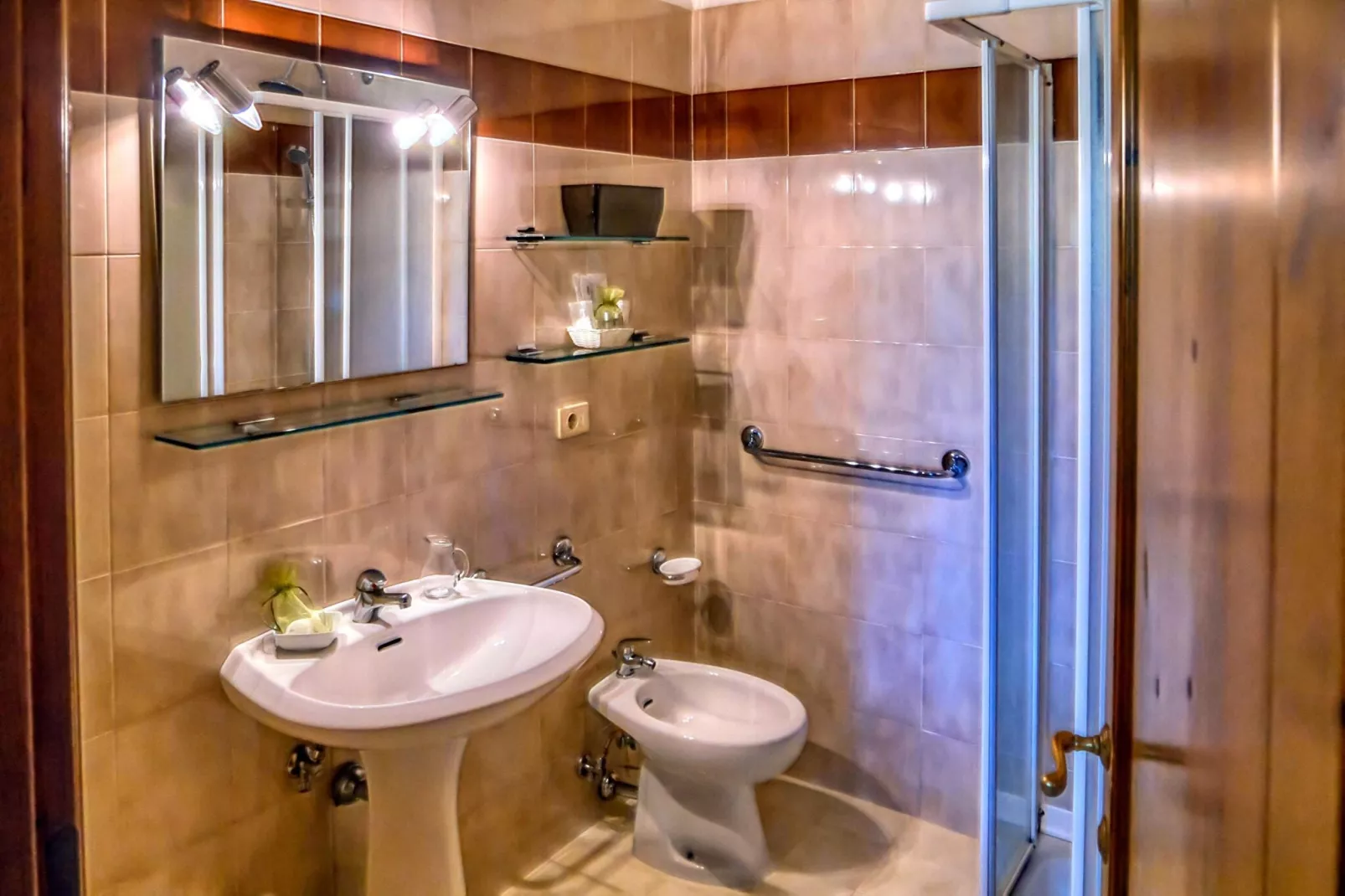Azalea-Bathroom