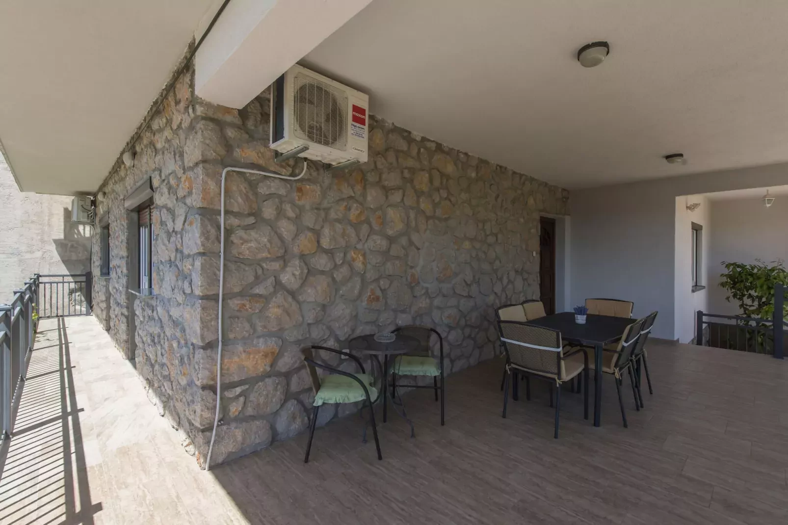 Plitvice-Exterior summer