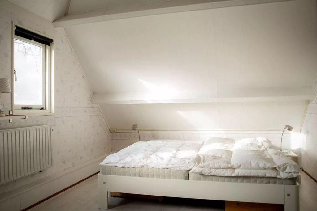 430992-Bedroom