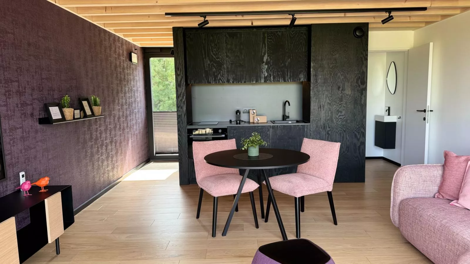 Escapade Naturelle-Dining room