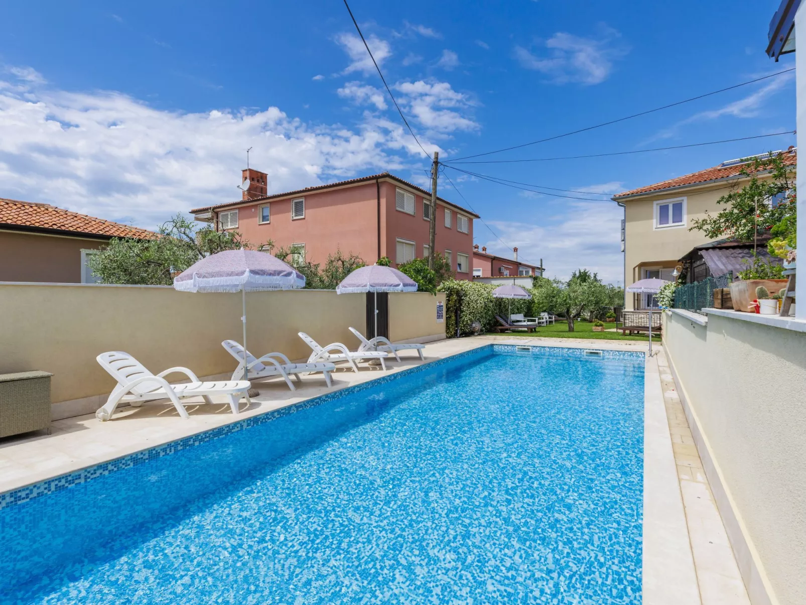 Apartment Pino-Outside