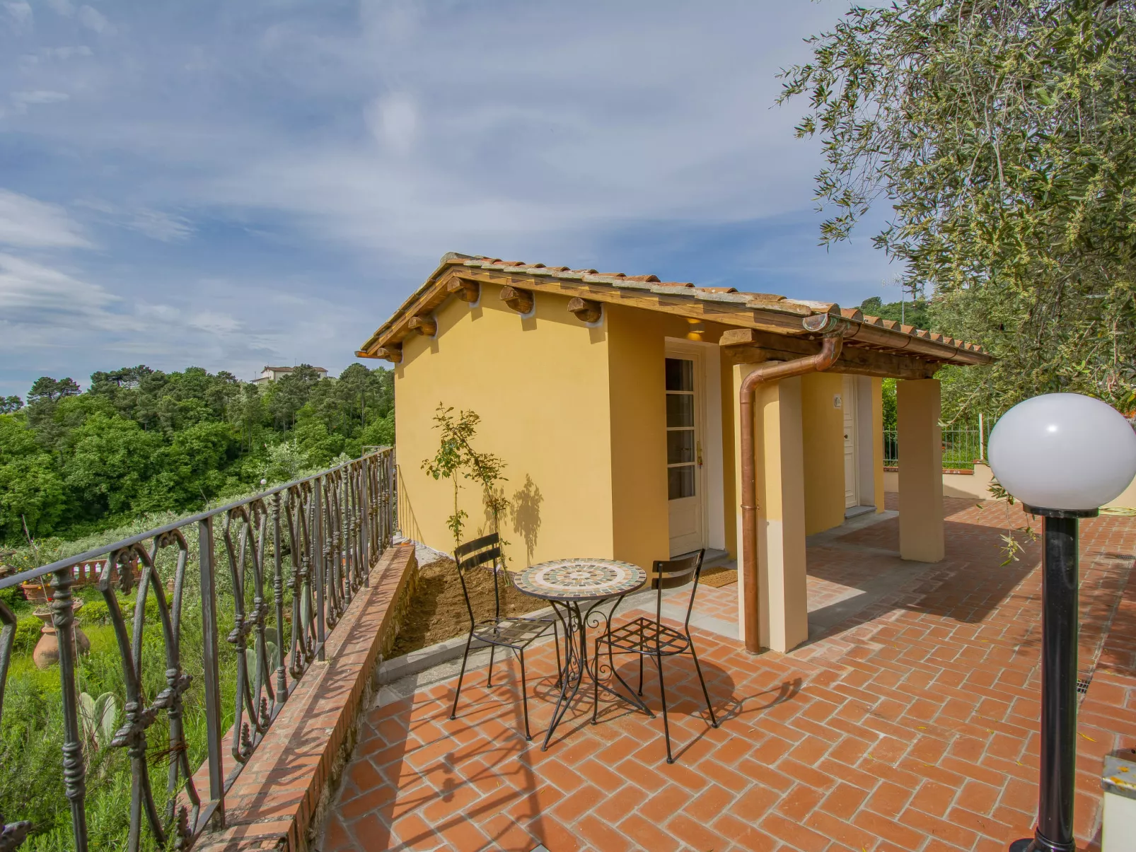 Borgo della Limonaia-Outside
