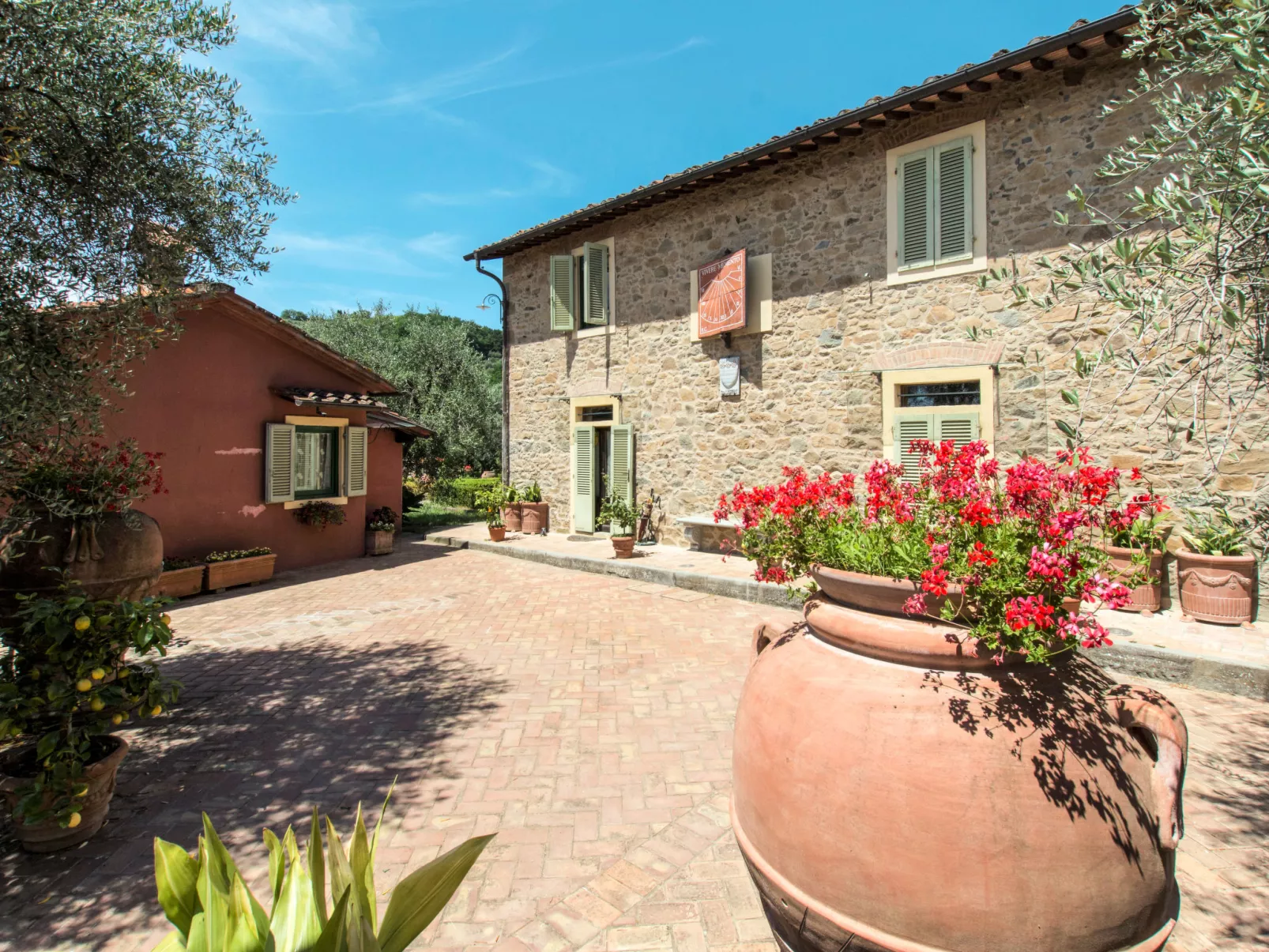 Borgo della Limonaia-Outside