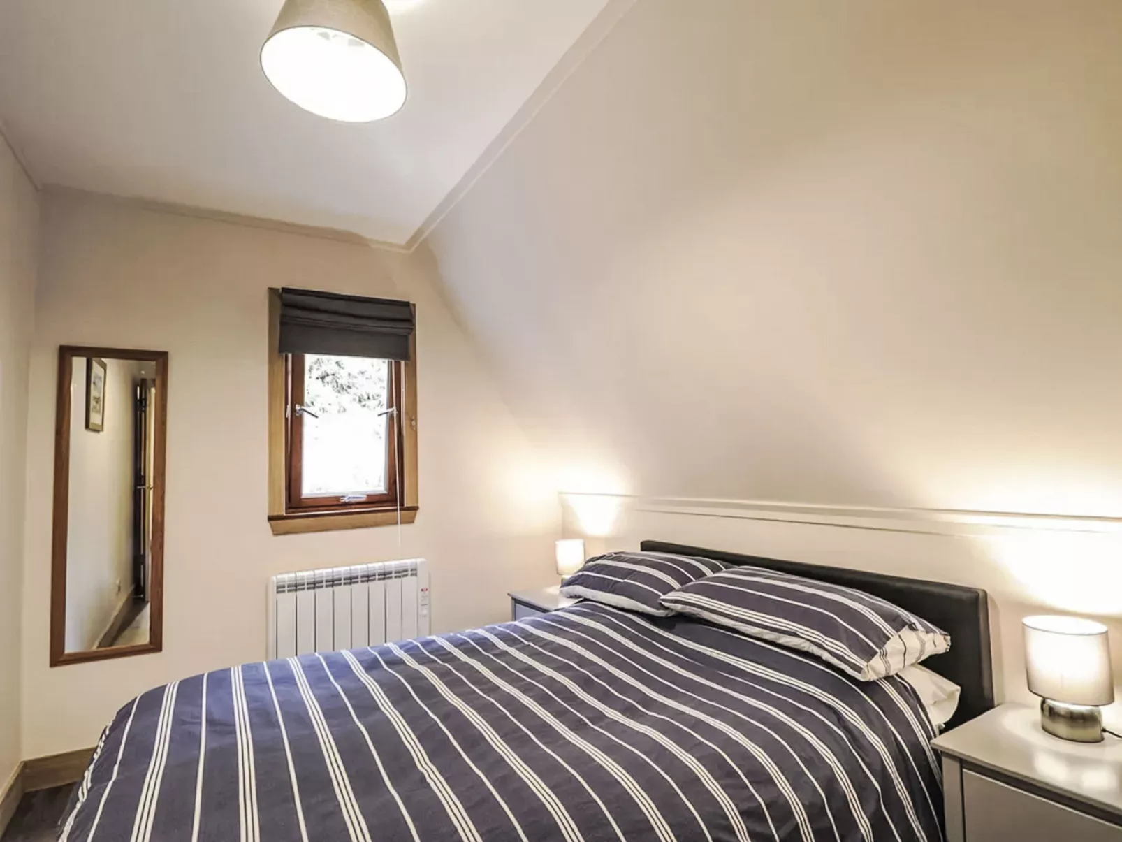 Loch Lochy Retreat-Inside