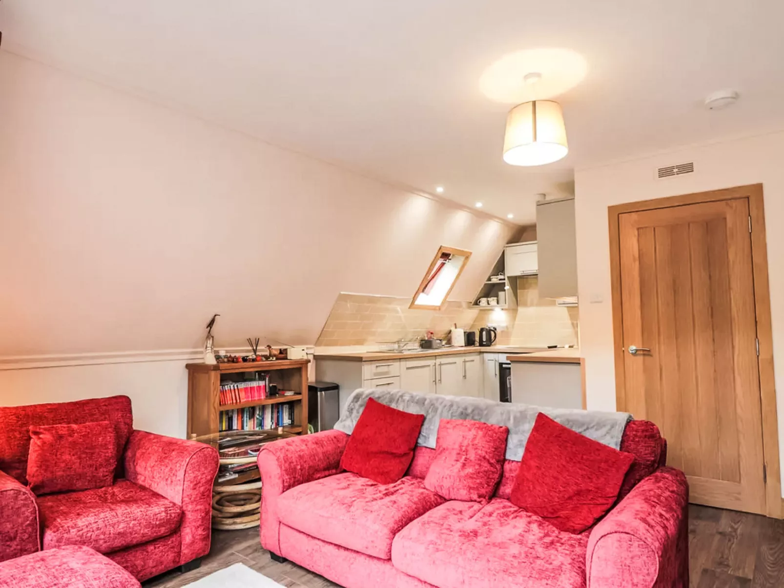 Loch Lochy Retreat-Inside
