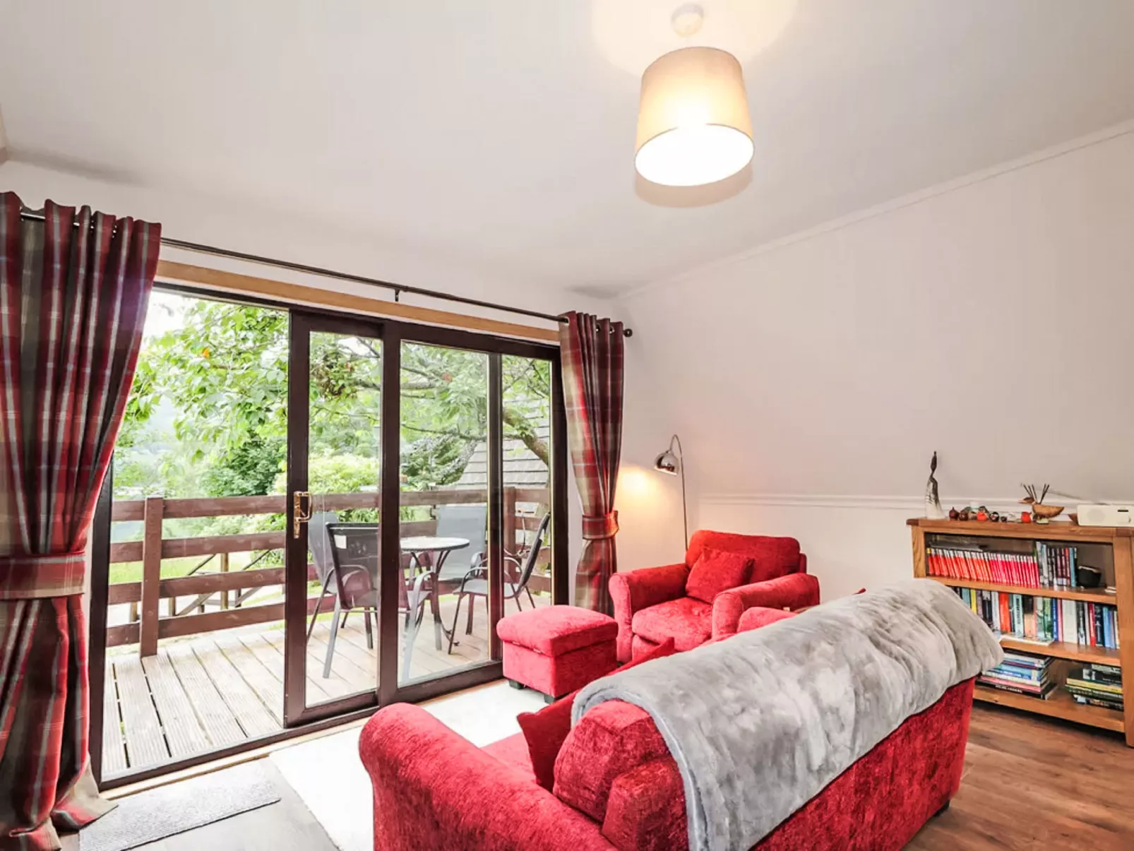 Loch Lochy Retreat-Inside