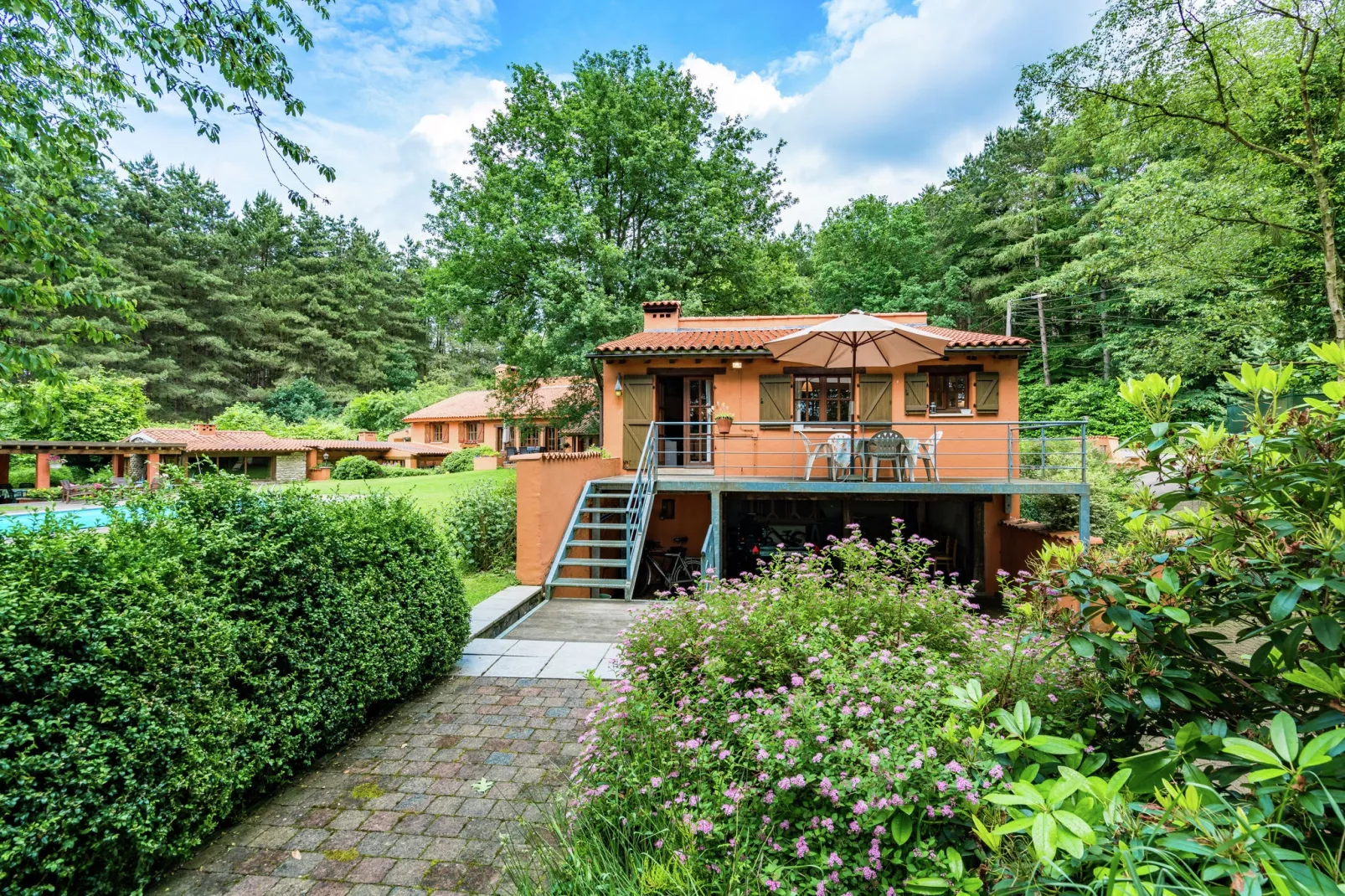 Streekbossen-Exterior summer