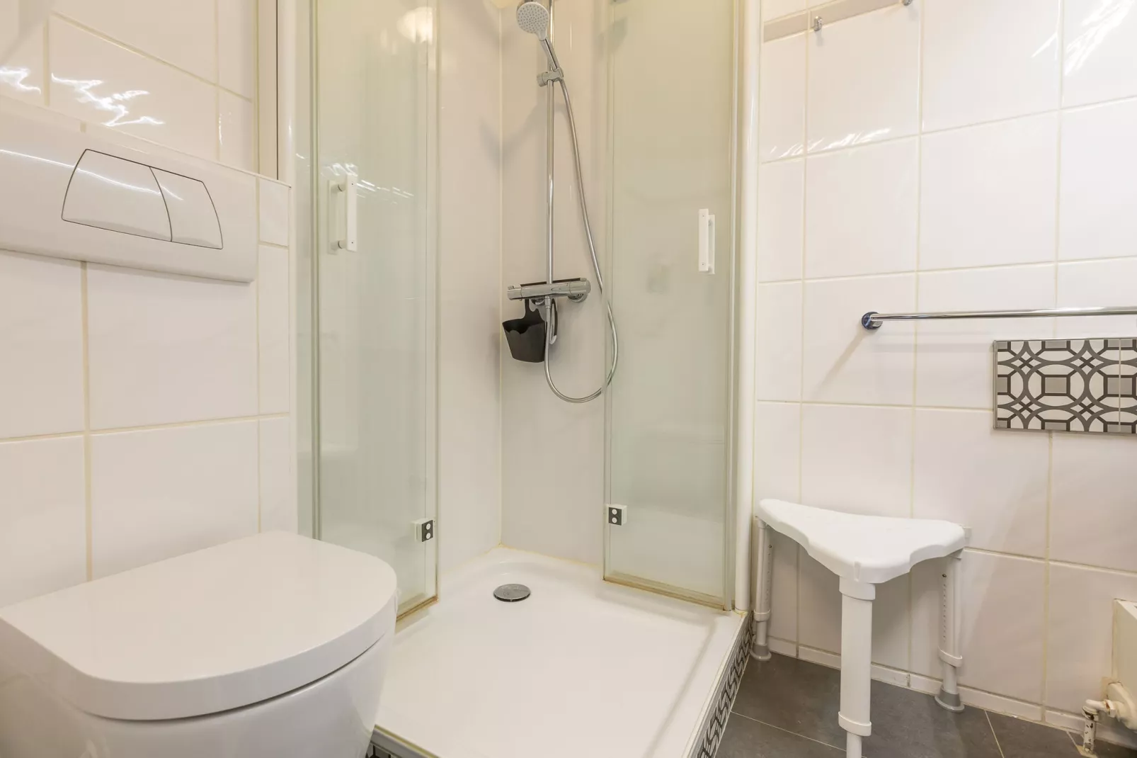 2000 0302-Bathroom