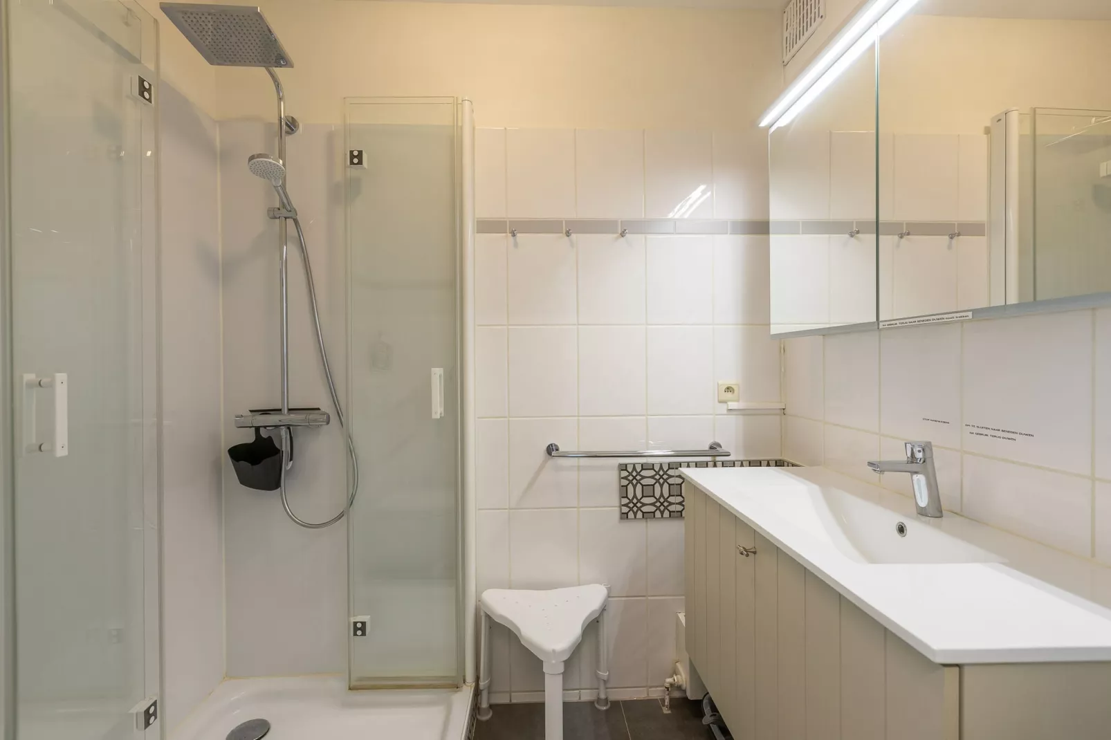 2000 0302-Bathroom