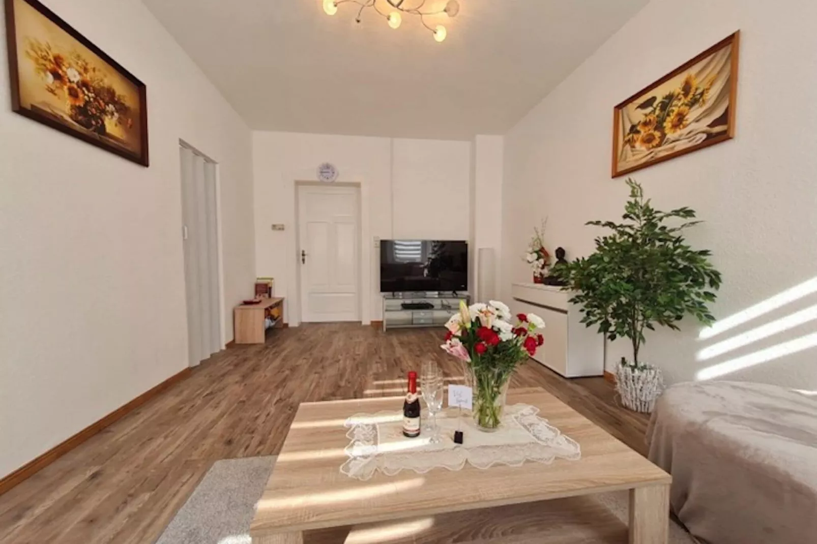 Hanoi Haus-Living room