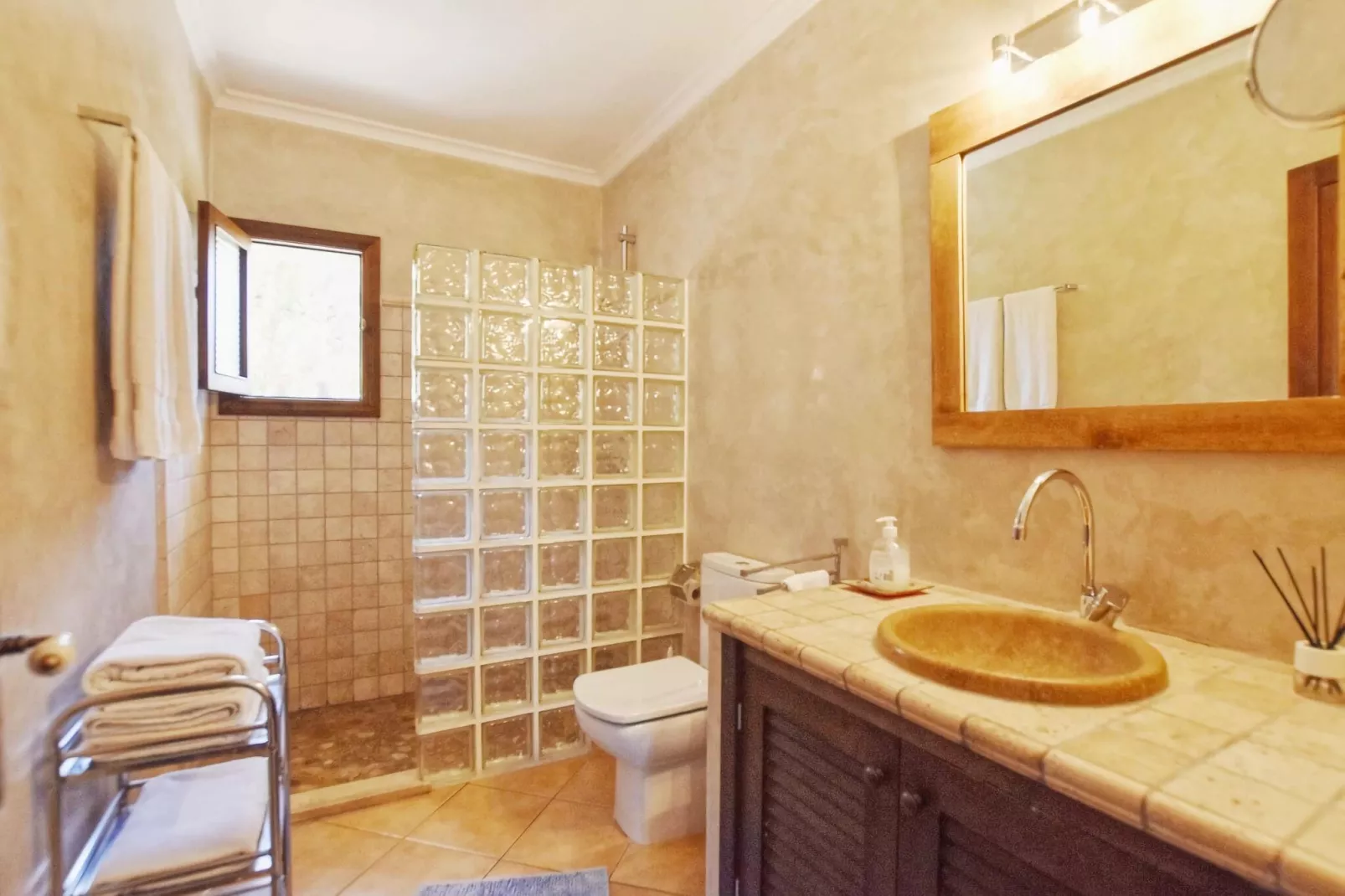 Rotana-Bathroom