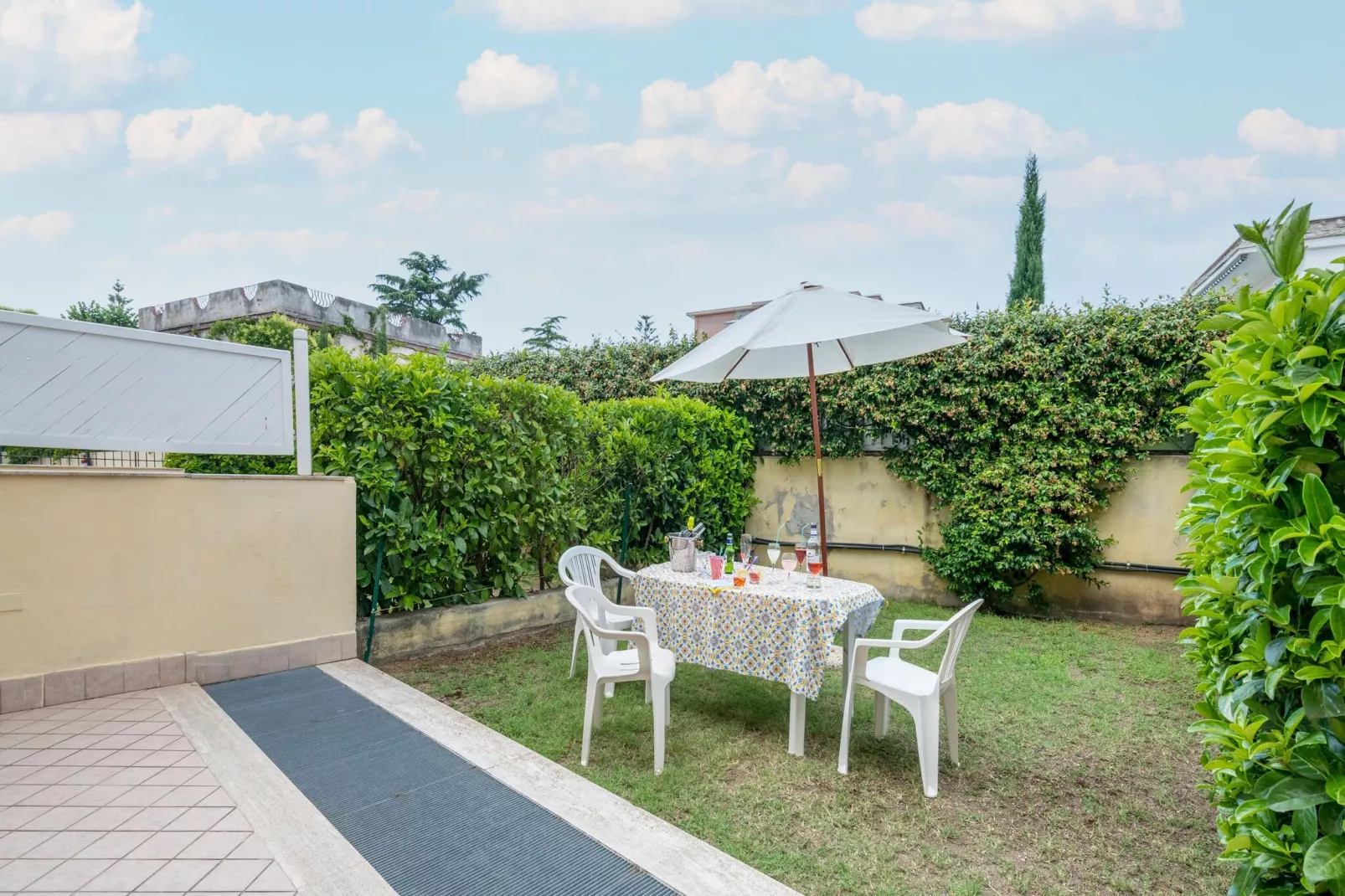 Conca degli Dei con giardino-Garten Sommer