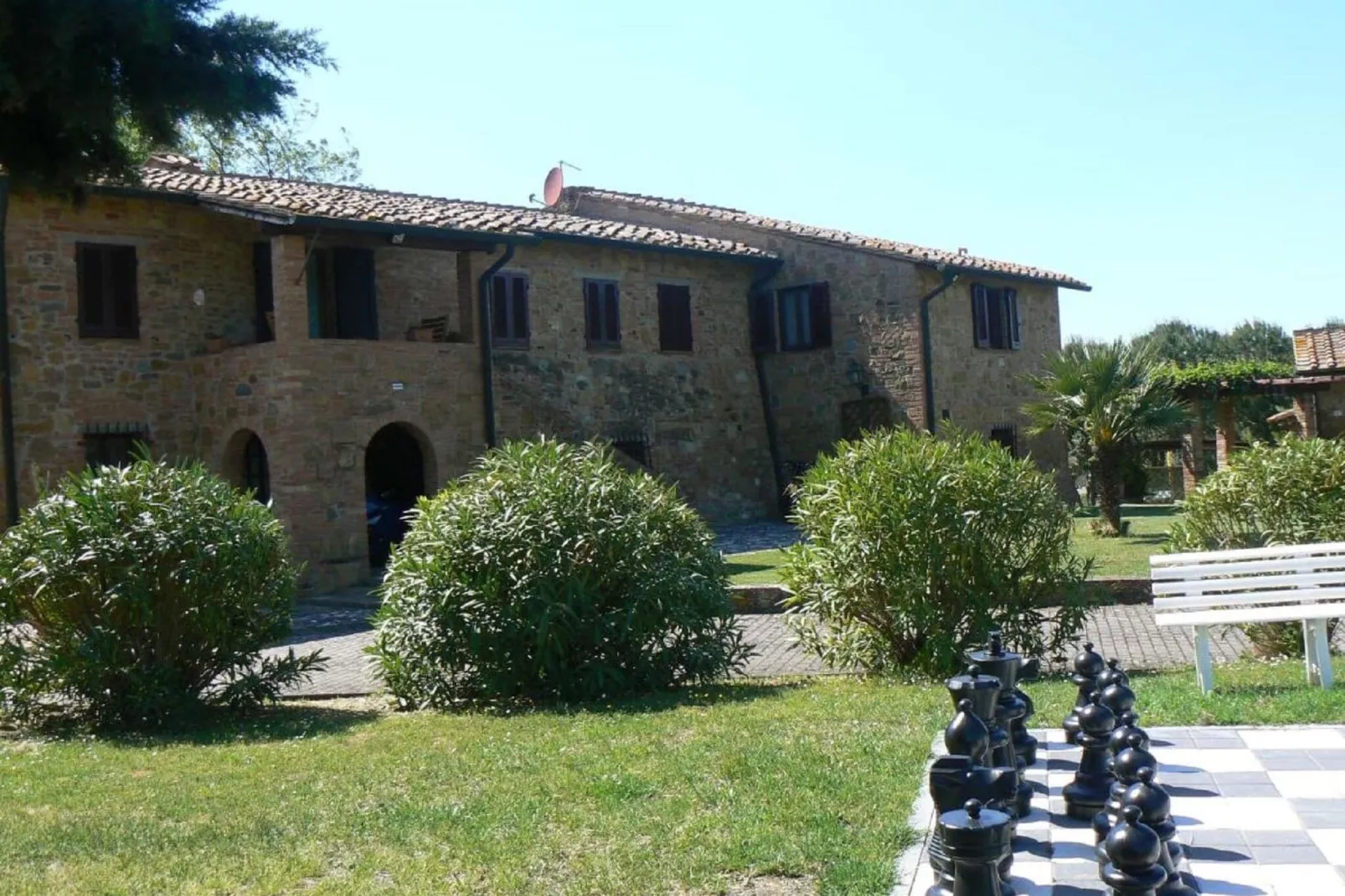 Bellavista-Exterior summer