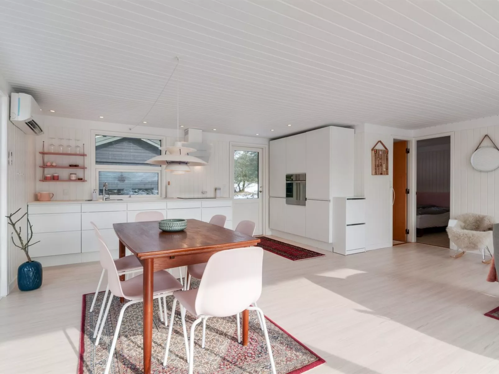 "Mintha" - 400m from the sea-Inside