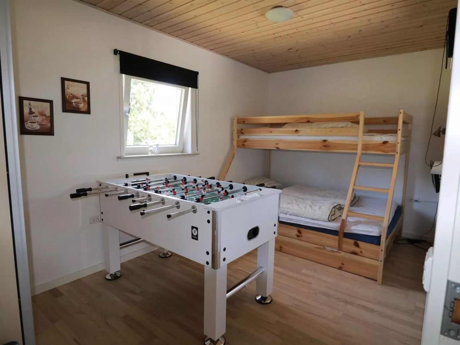 "Ara" - 1.4km from the sea-Inside