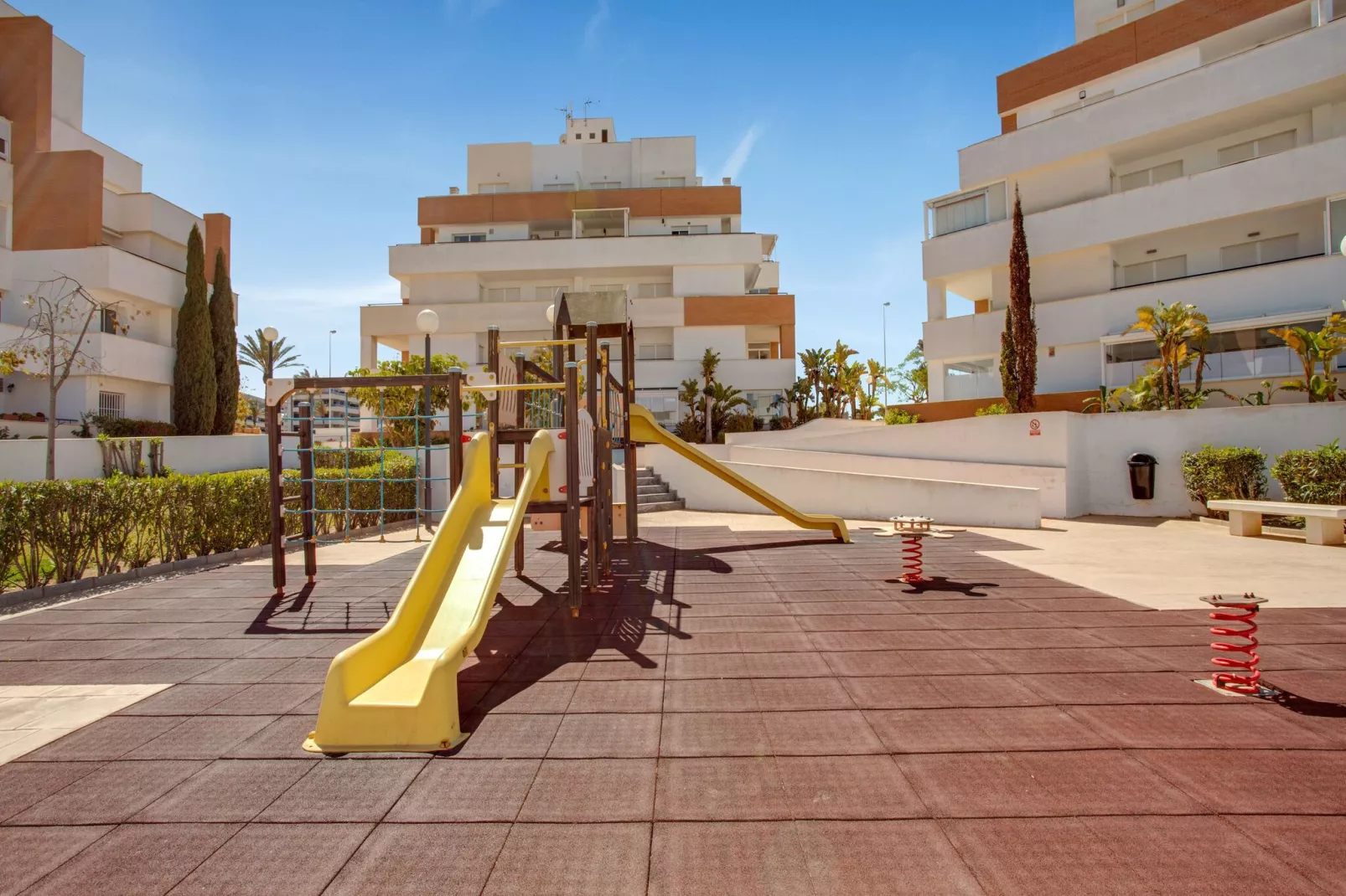 Lovely Apartment with swimming pool-Park facilities
