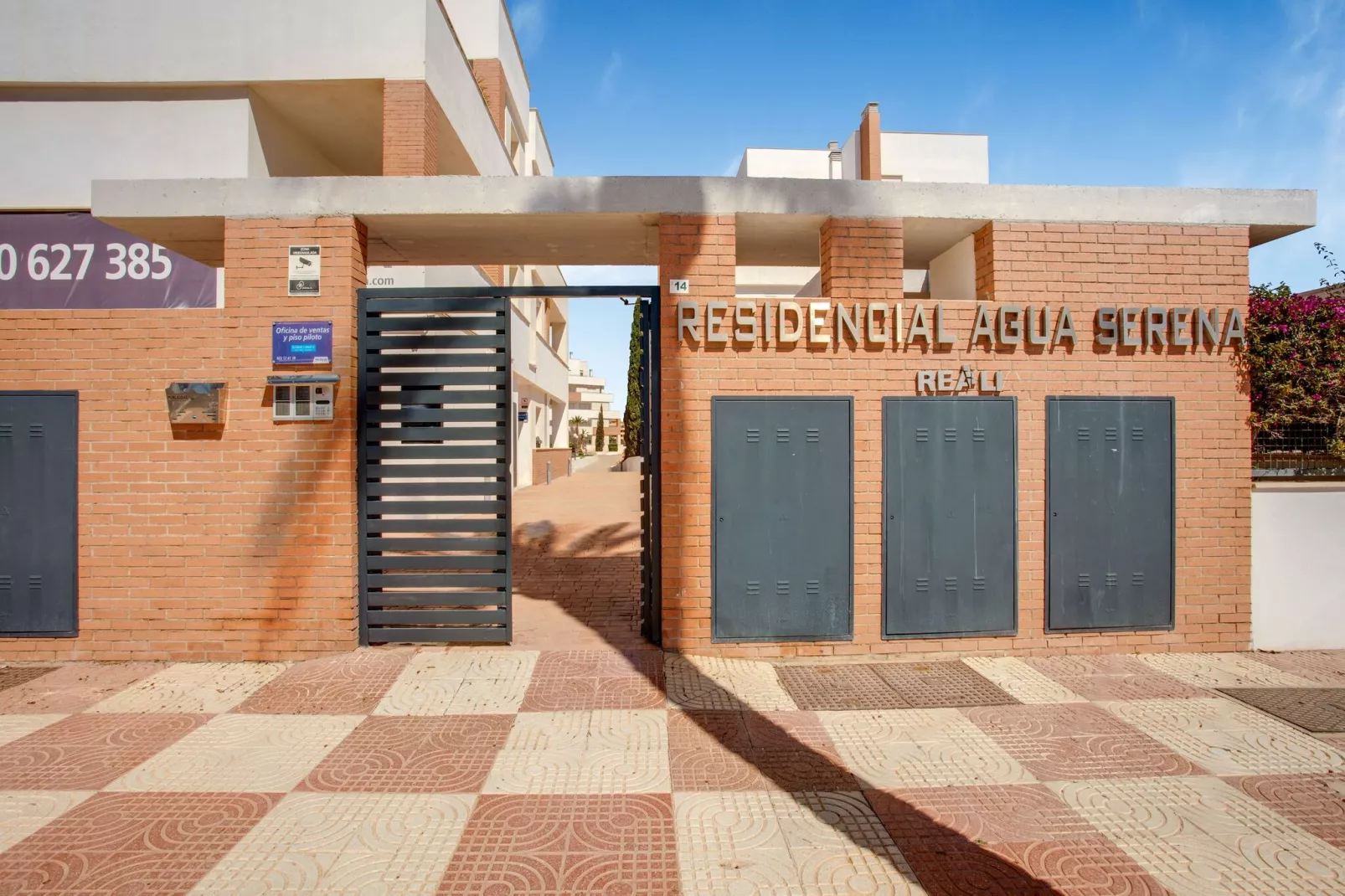 Lovely Apartment with swimming pool-Reception hall