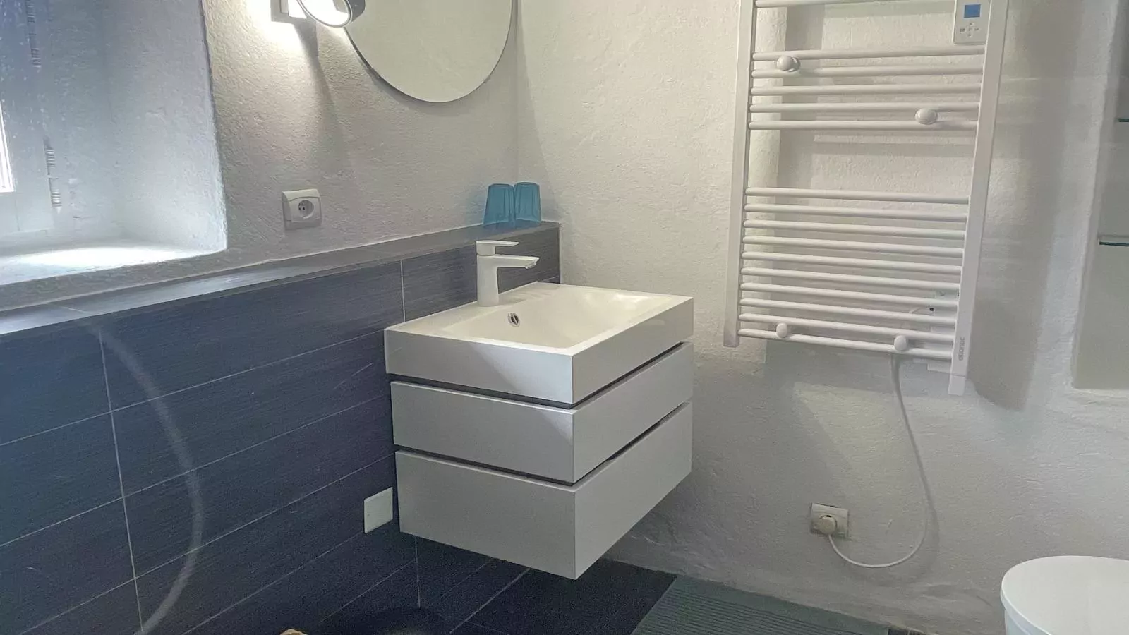 Emponse7-Bathroom