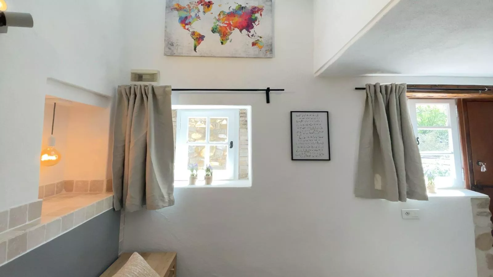 Emponse7-Bedroom