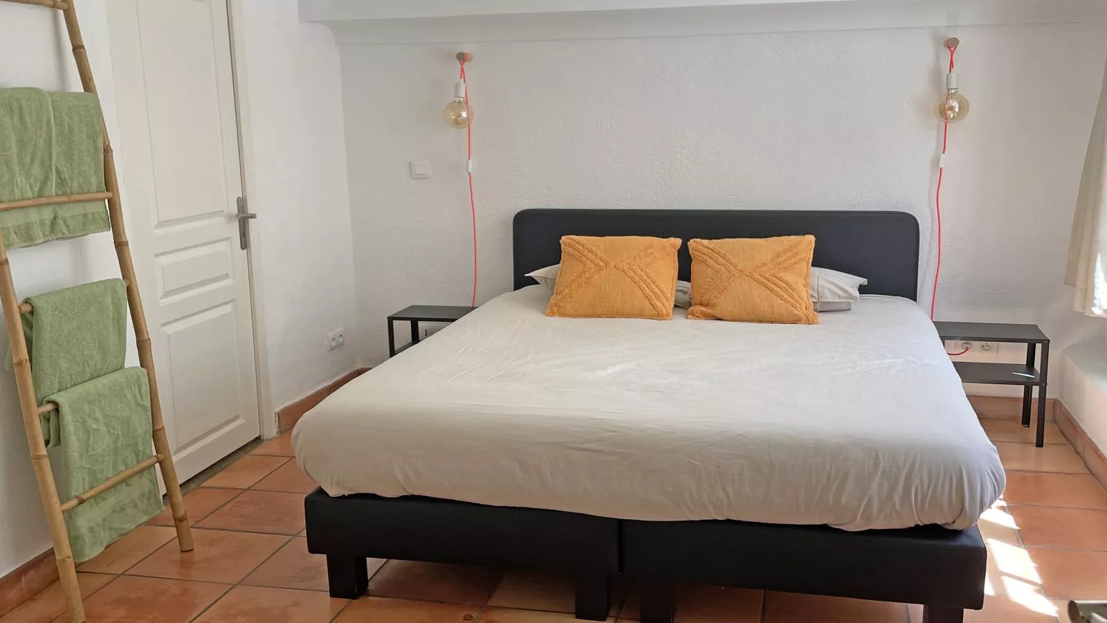 Emponse7-Bedroom