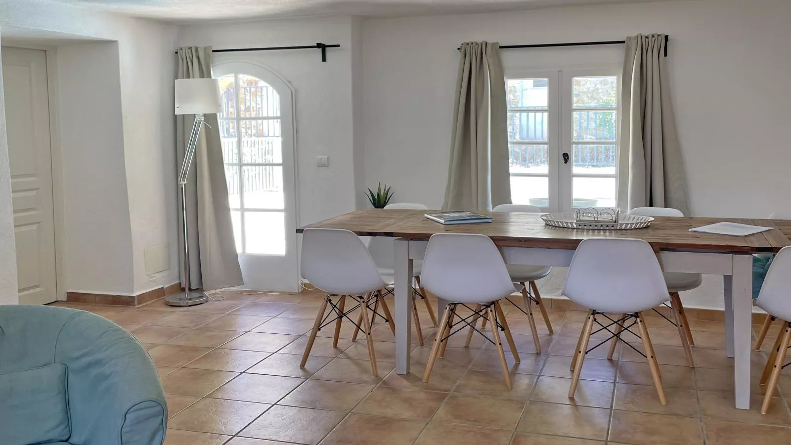 Emponse7-Dining room