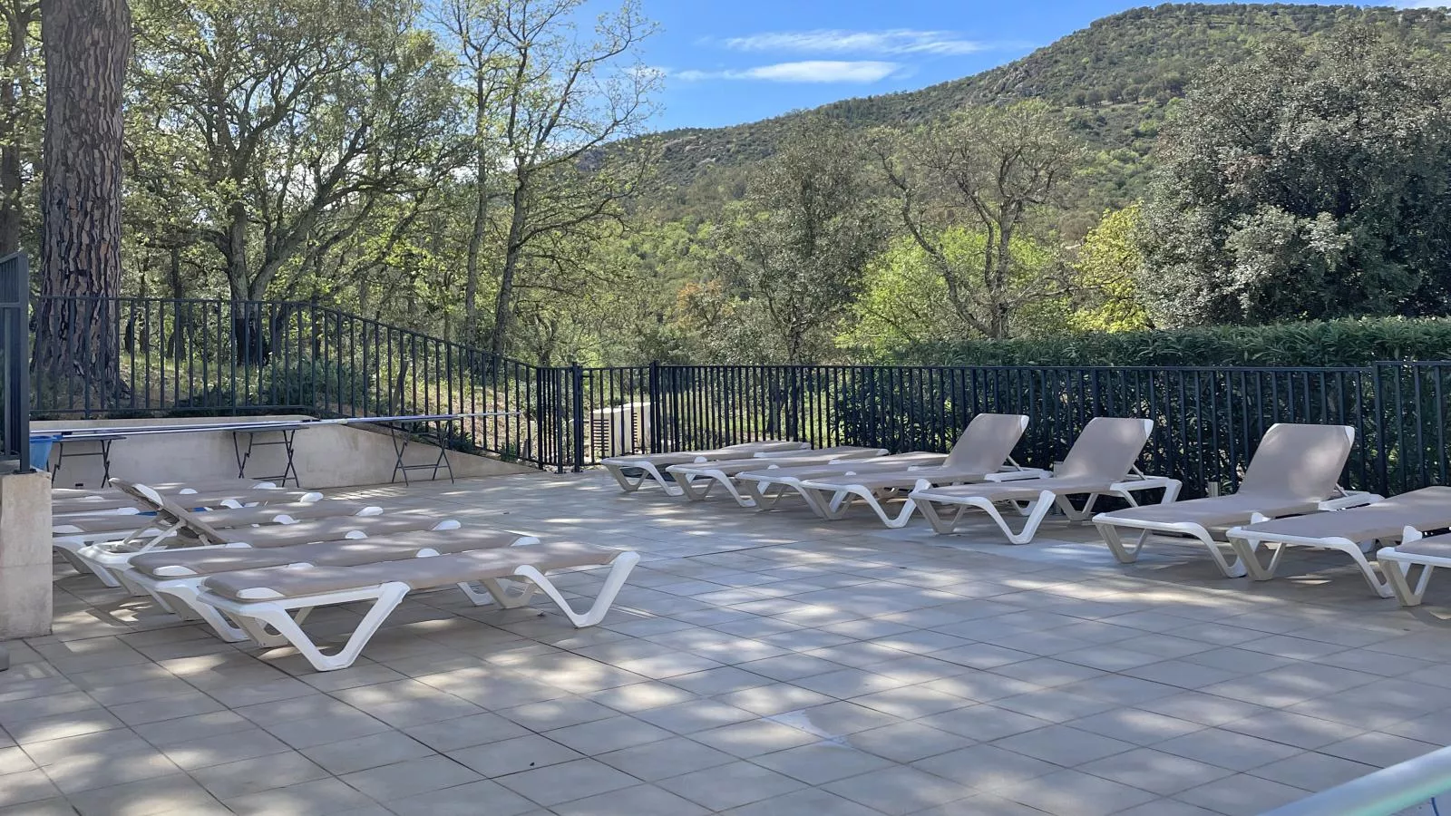 Emponse7-Terrace balcony