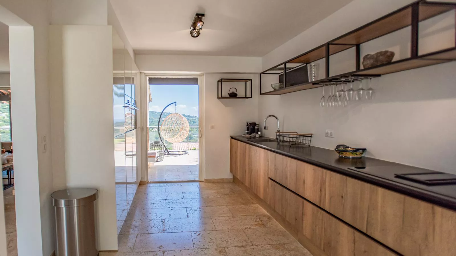 Villa les Oiseaux-Kitchen