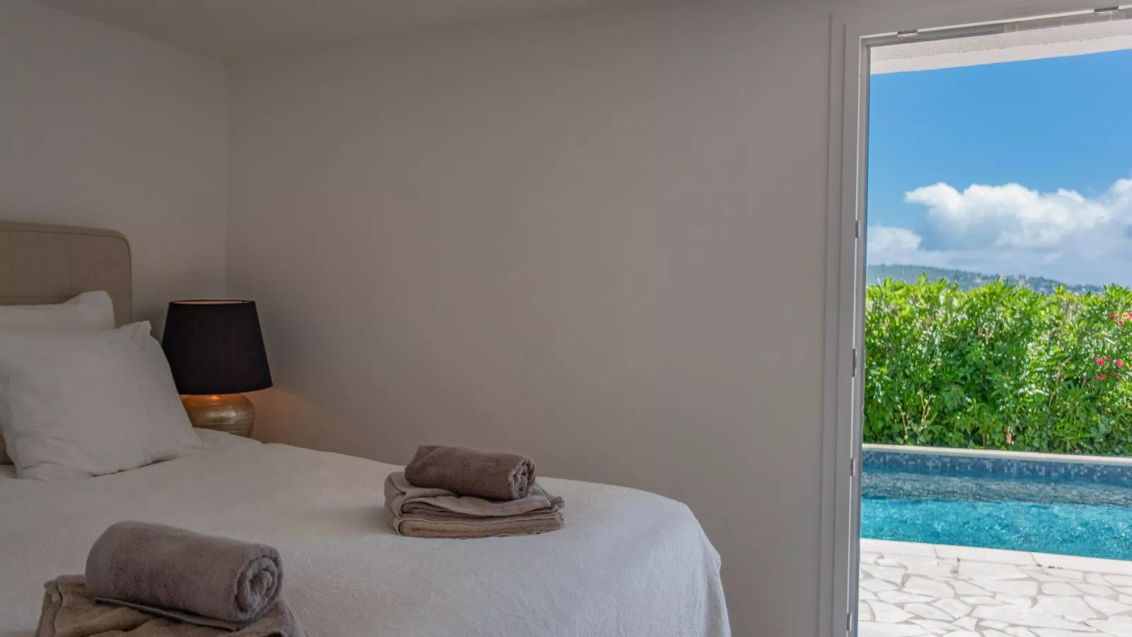 Villa les Oiseaux-Bedroom