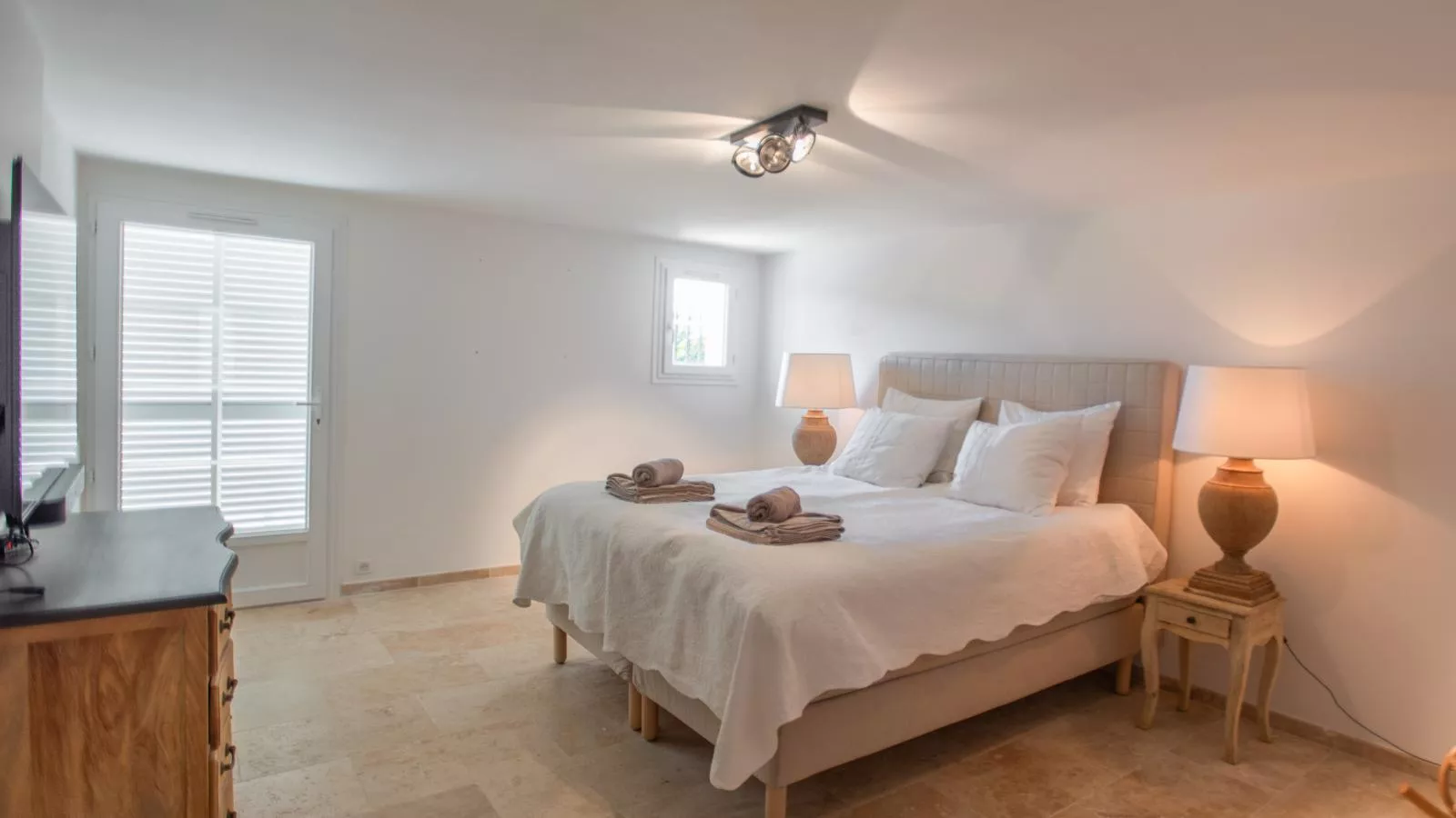 Villa les Oiseaux-Bedroom