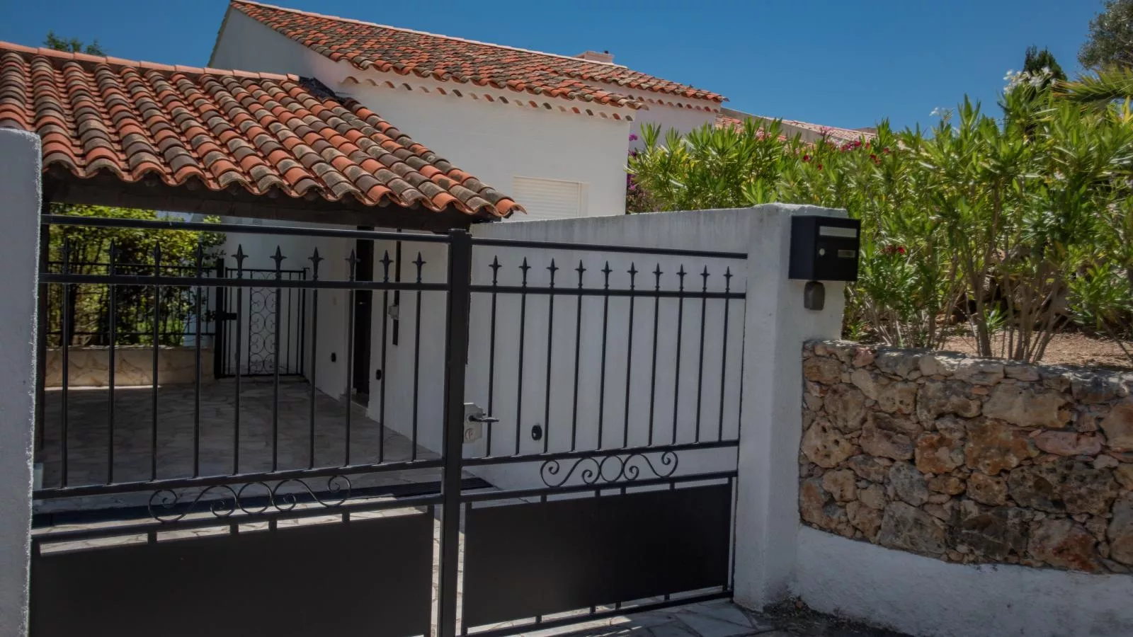 Villa les Oiseaux-Exterior summer