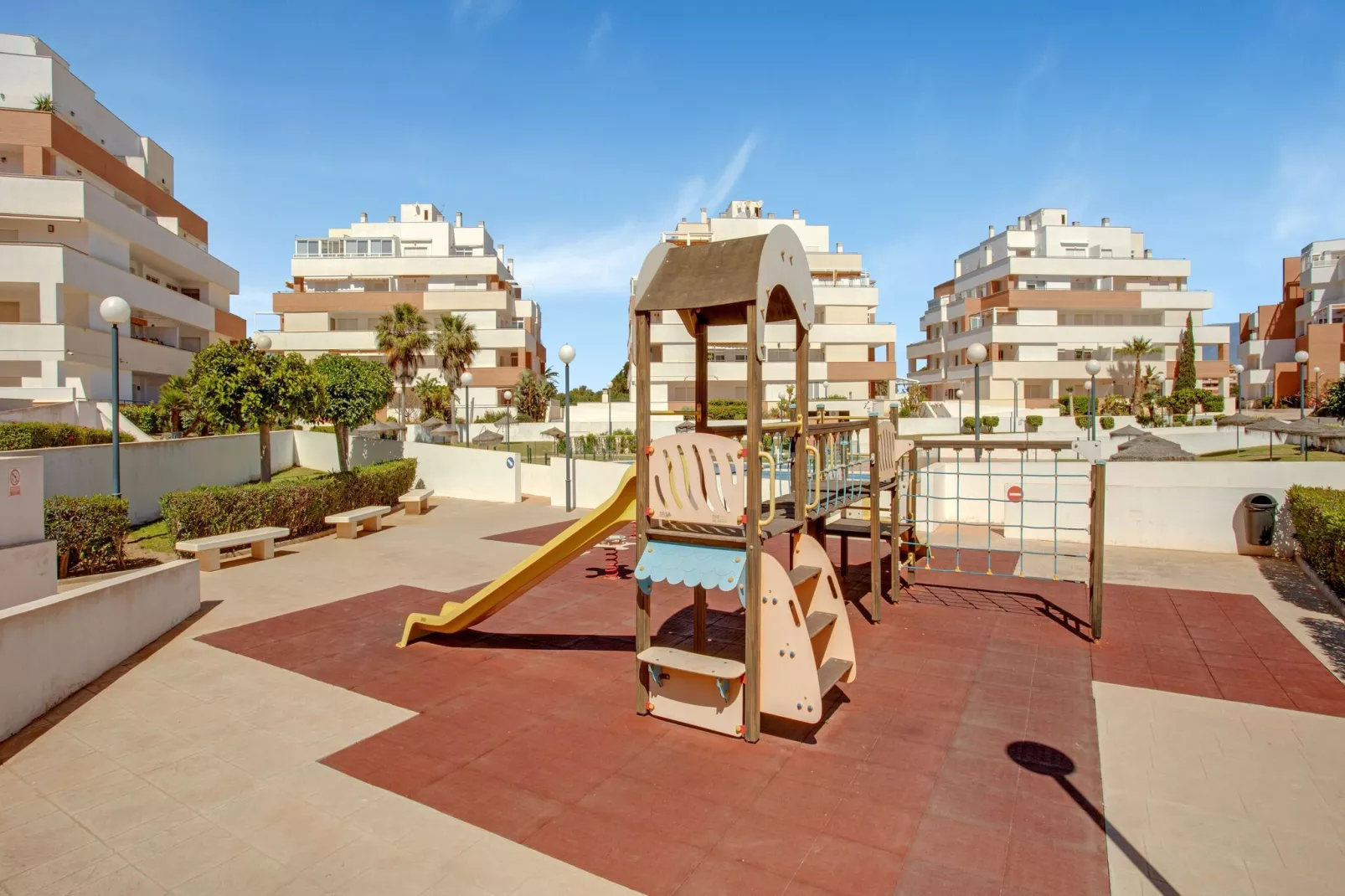 Lovely Apartment with swimming pool-Park facilities