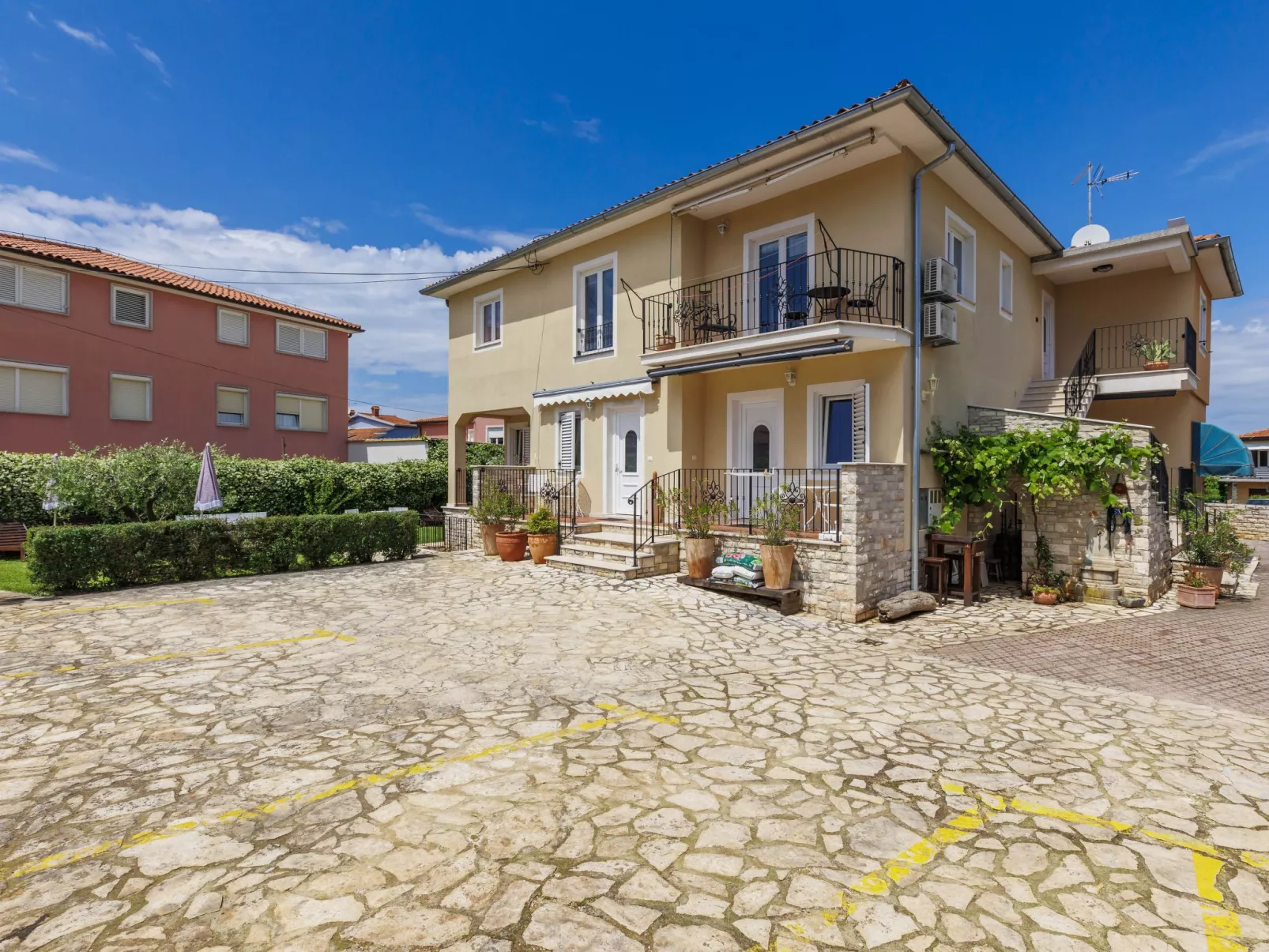 Apartment Ćakule-Outside