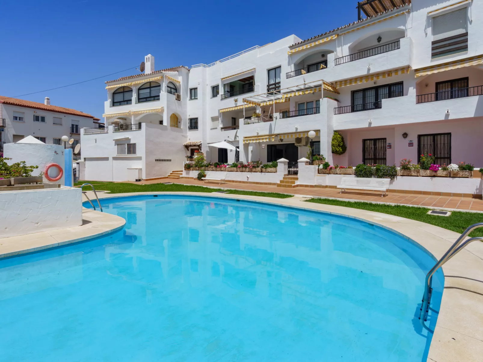 Parador Hotel Area-Outside