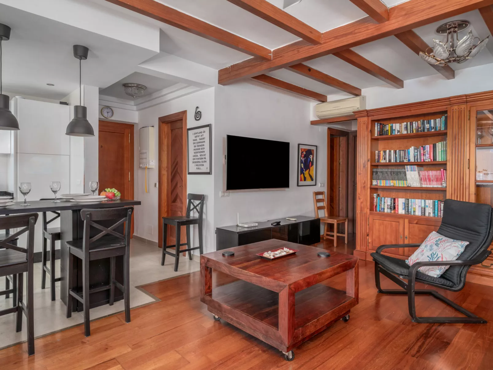 Parador Hotel Area-Inside