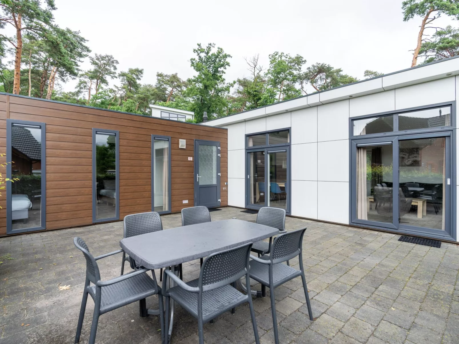 L-Pavilion 6-Outside