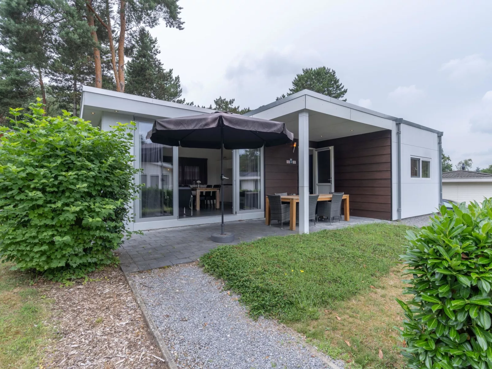 L-Pavilion 6-Outside