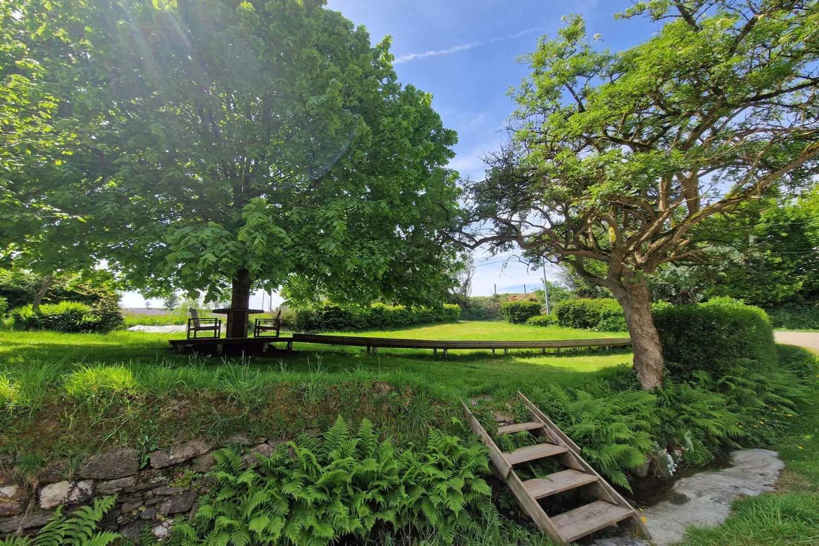 Between land and sea holiday home in the hinterland of the bay of Morlaix-Gardens summer