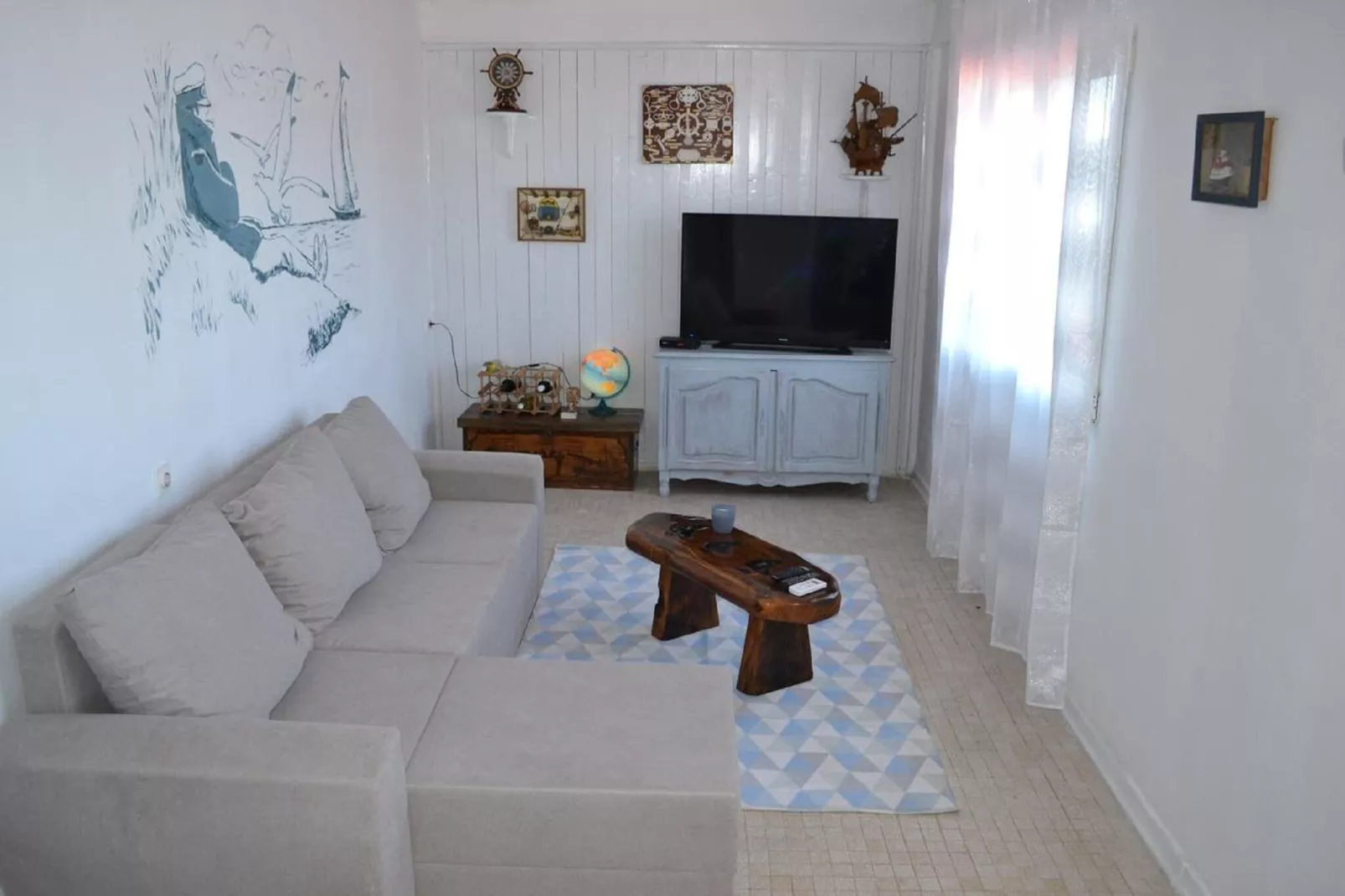 Corto Maltese-Living room