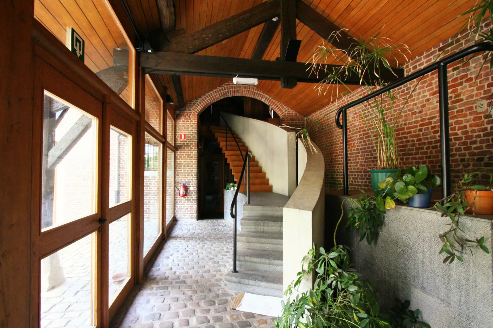 Le Néblon-Hall d'accueil