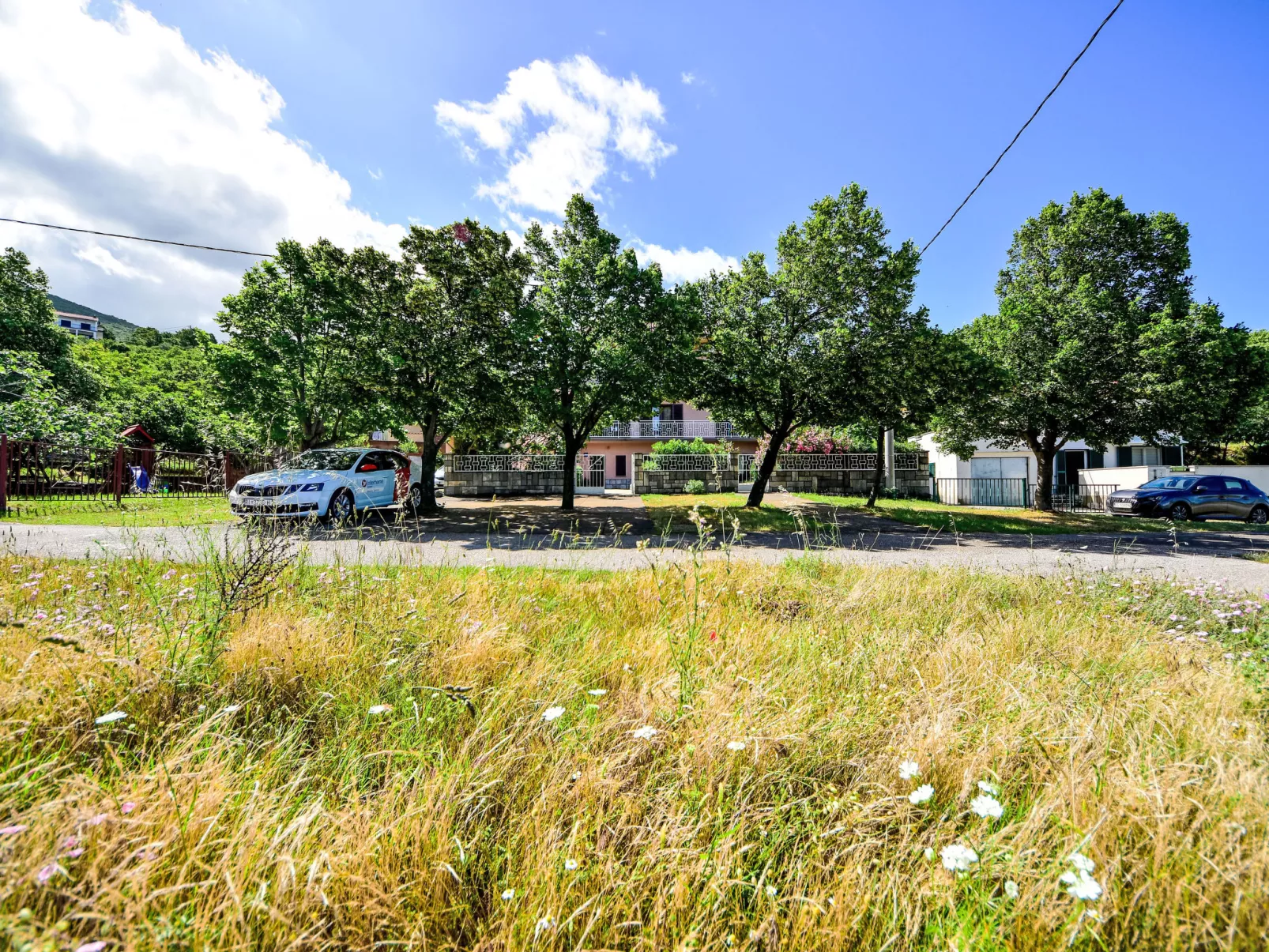 Adriana-Draußen