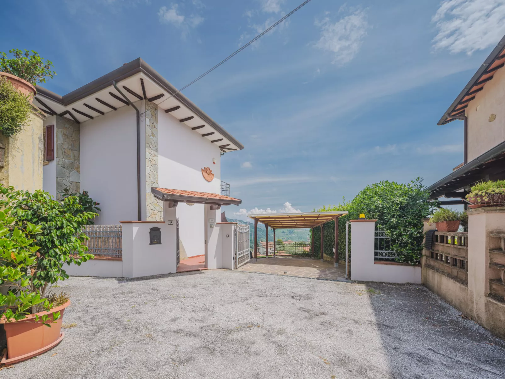 Casa Lorena-Outside