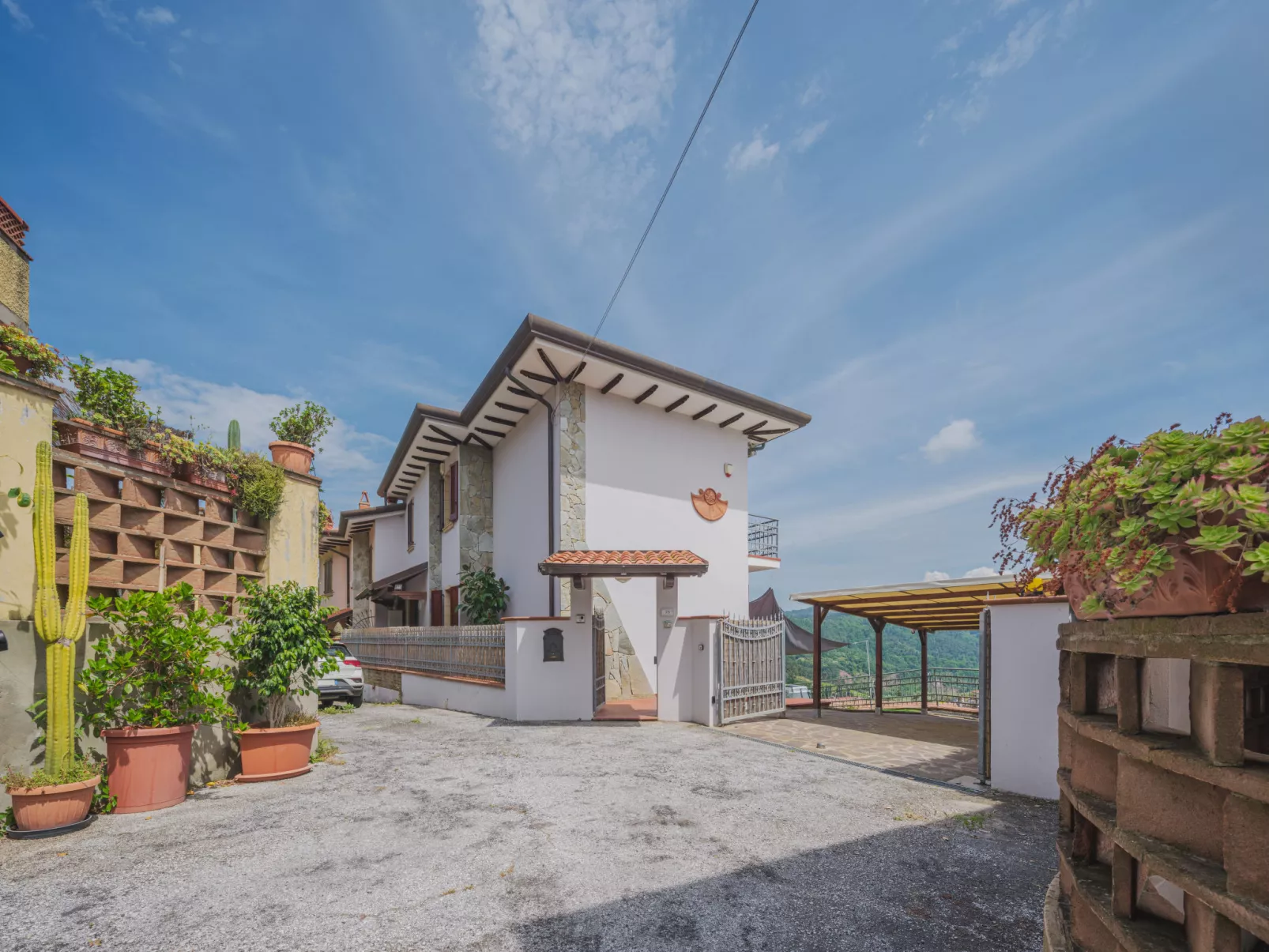 Casa Lorena-Outside