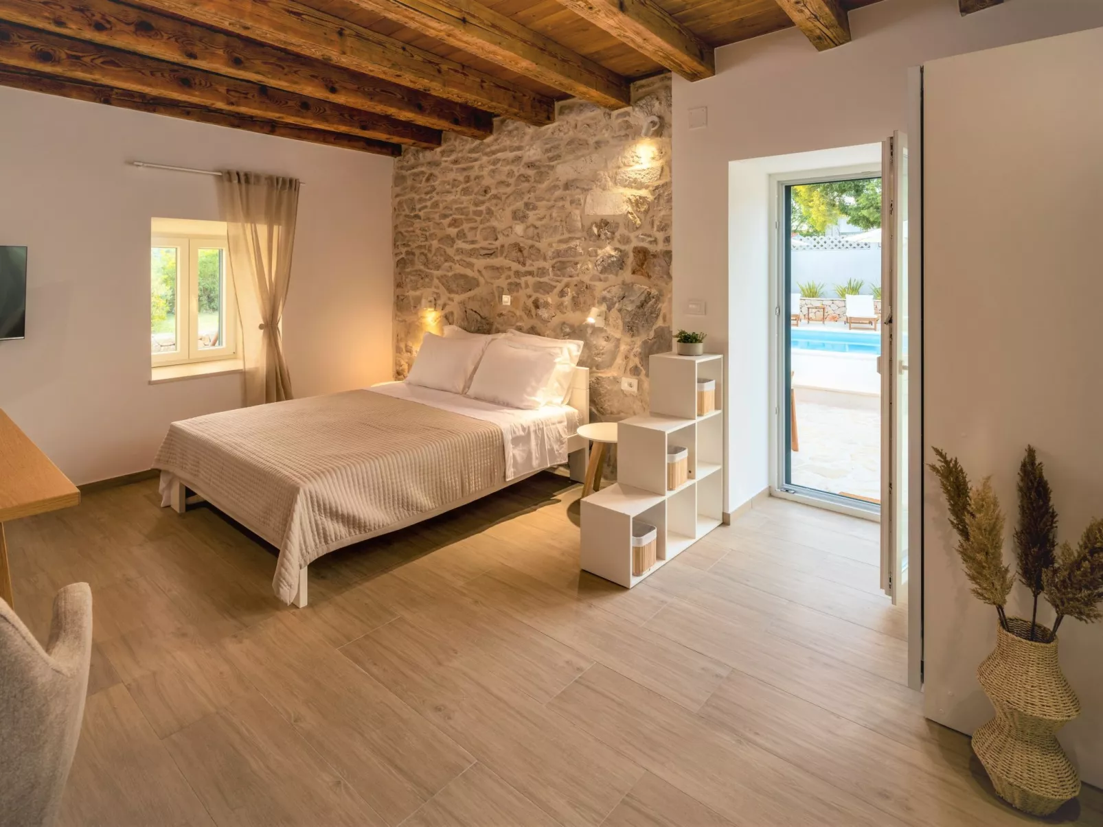 Villa di Perla-Inside