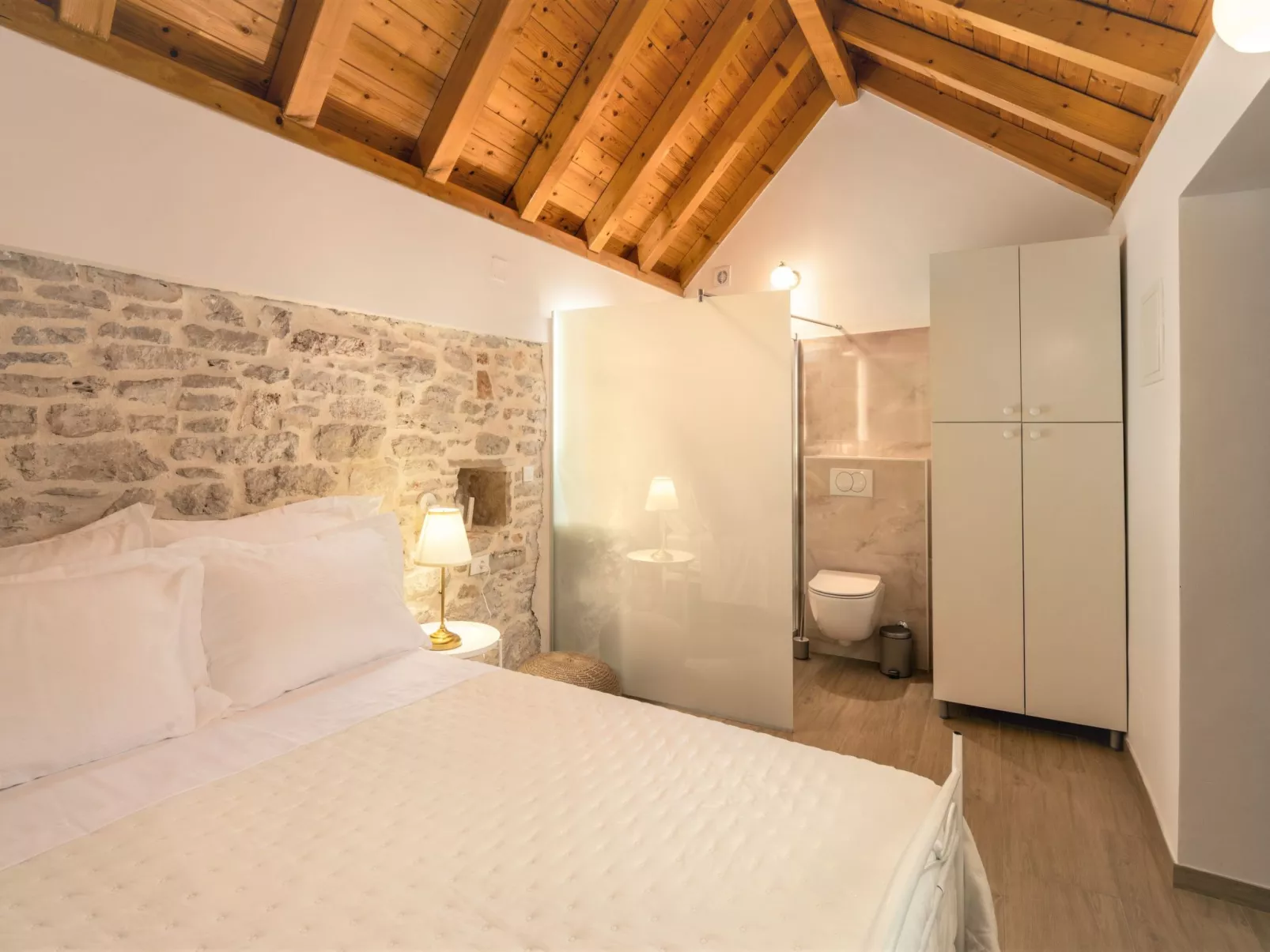 Villa di Perla-Inside